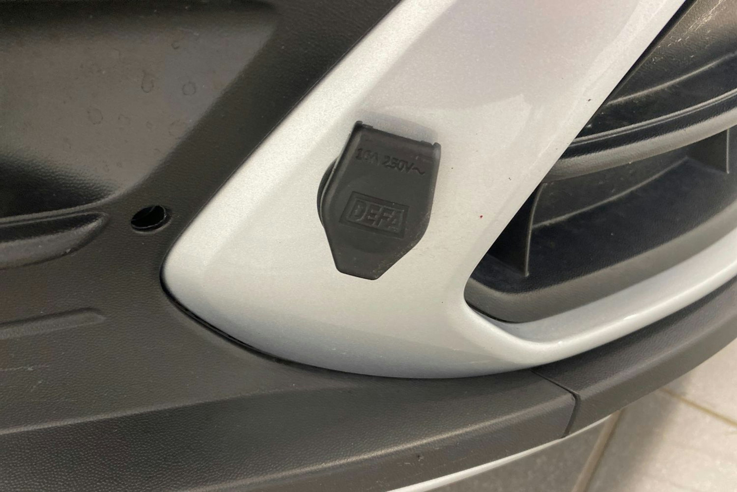 harmaa Volkswagen Polo 2022 kuva 16.