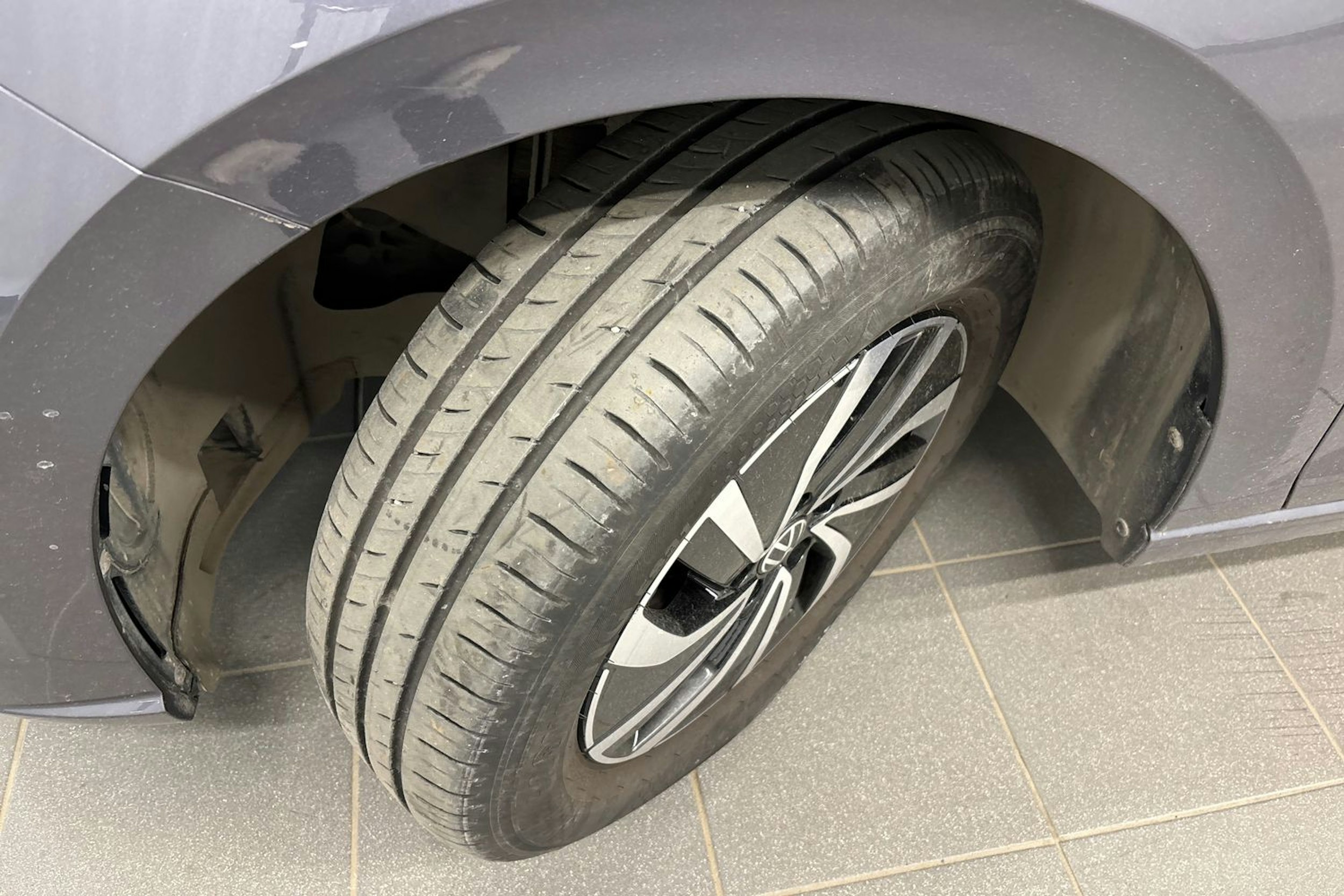 harmaa Volkswagen Polo 2022 kuva 13.