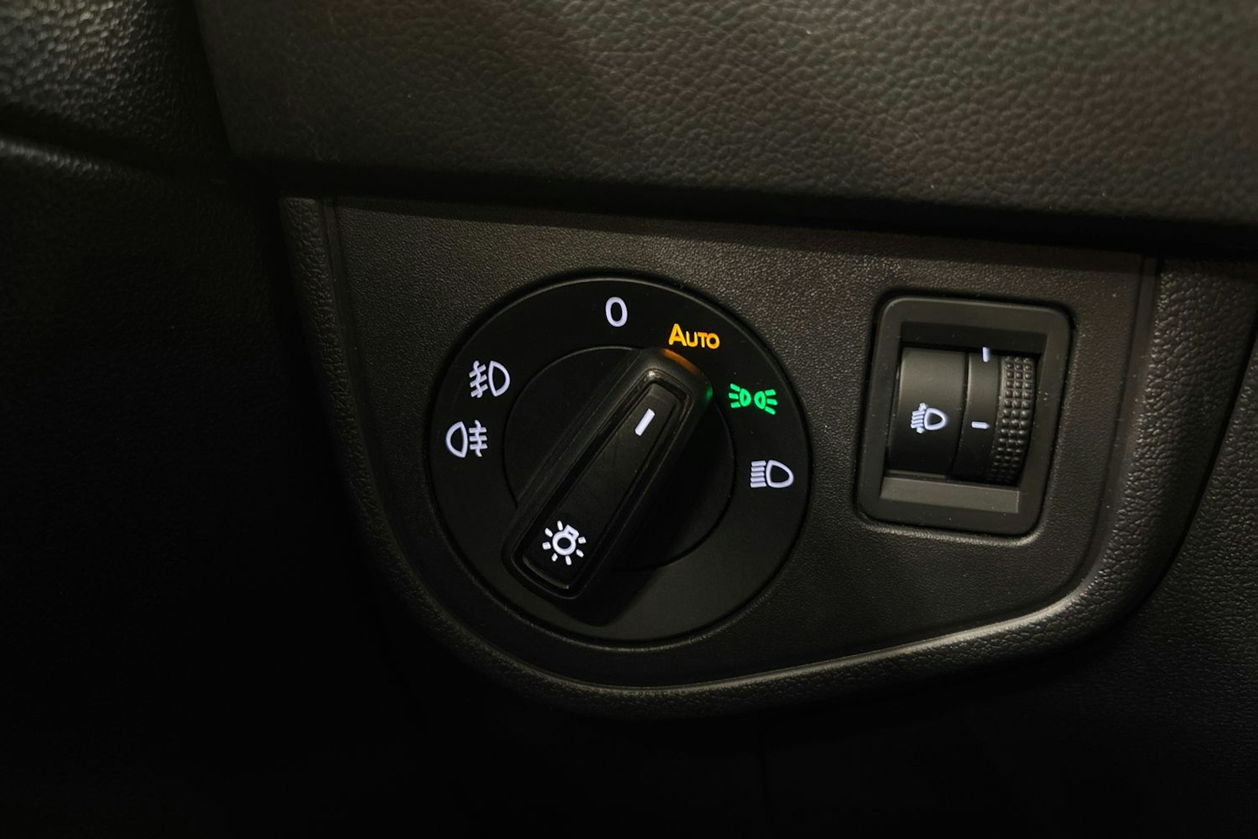 harmaa Volkswagen Polo 2022 kuva 20.