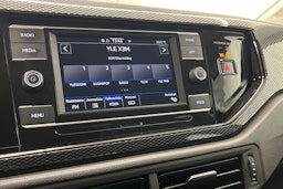 harmaa Volkswagen Polo 2022 kuva 15.