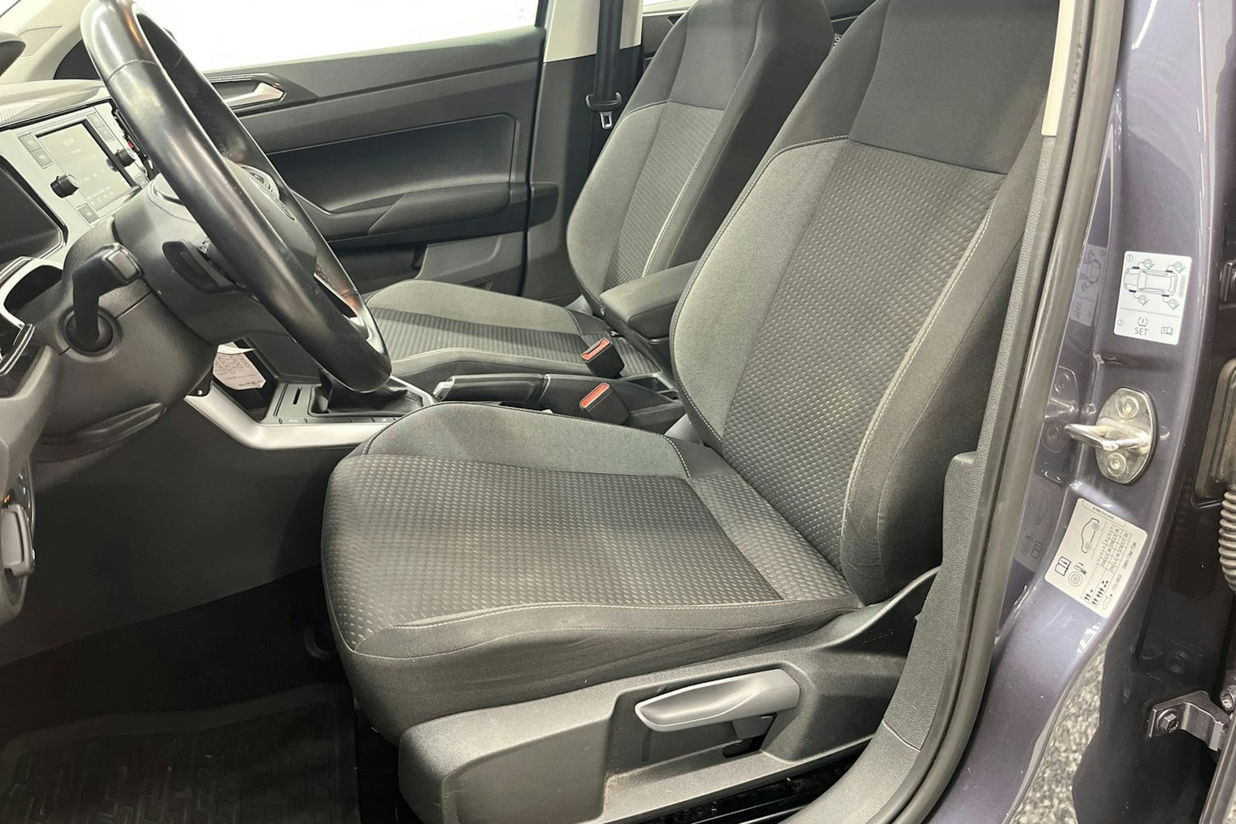 harmaa Volkswagen Polo 2022 kuva 19.