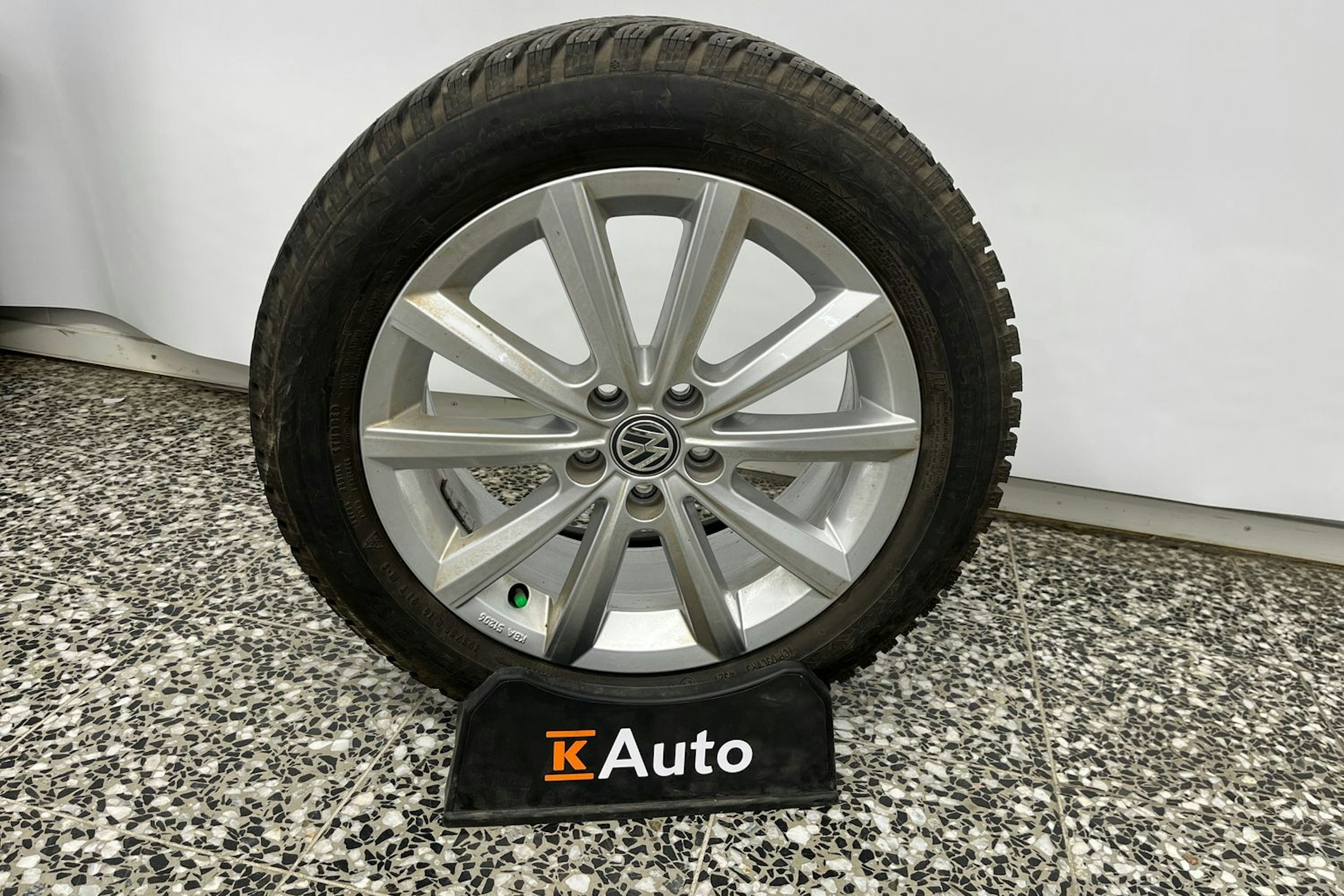 harmaa Volkswagen Polo 2022 kuva 21.