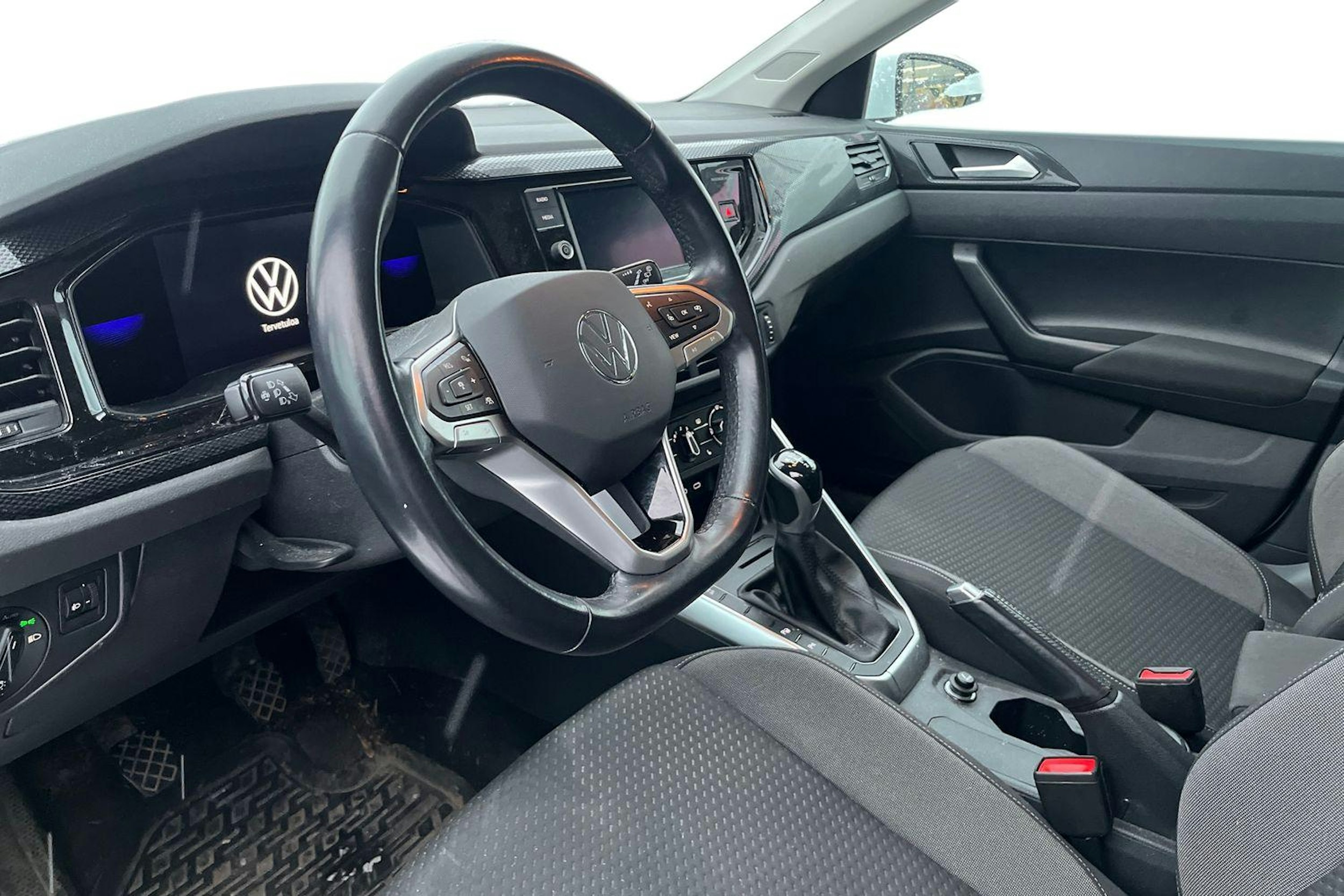 Valkoinen Volkswagen POLO 2022 kuva 3.