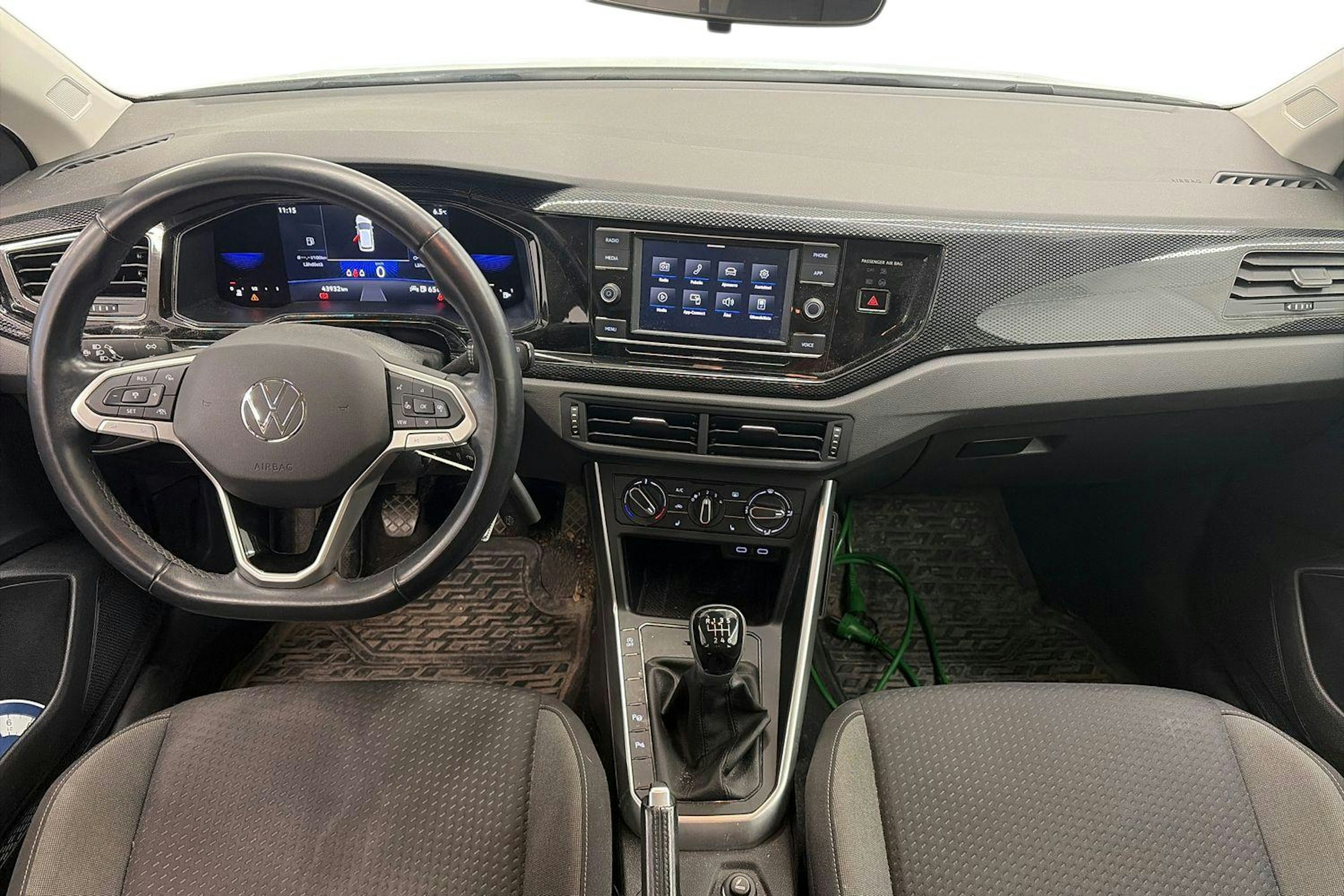 Valkoinen Volkswagen POLO 2022 kuva 9.