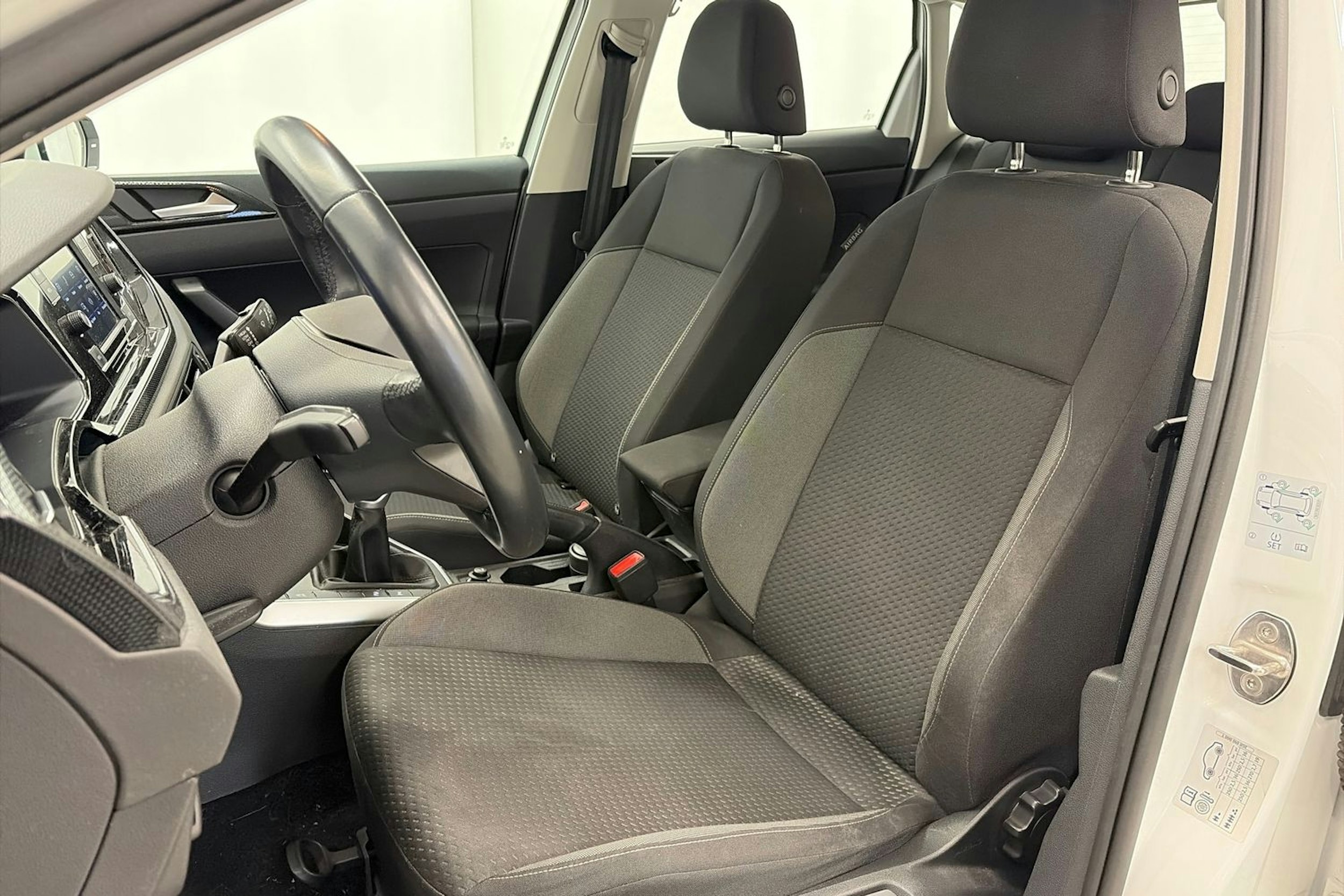 Valkoinen Volkswagen POLO 2022 kuva 15.