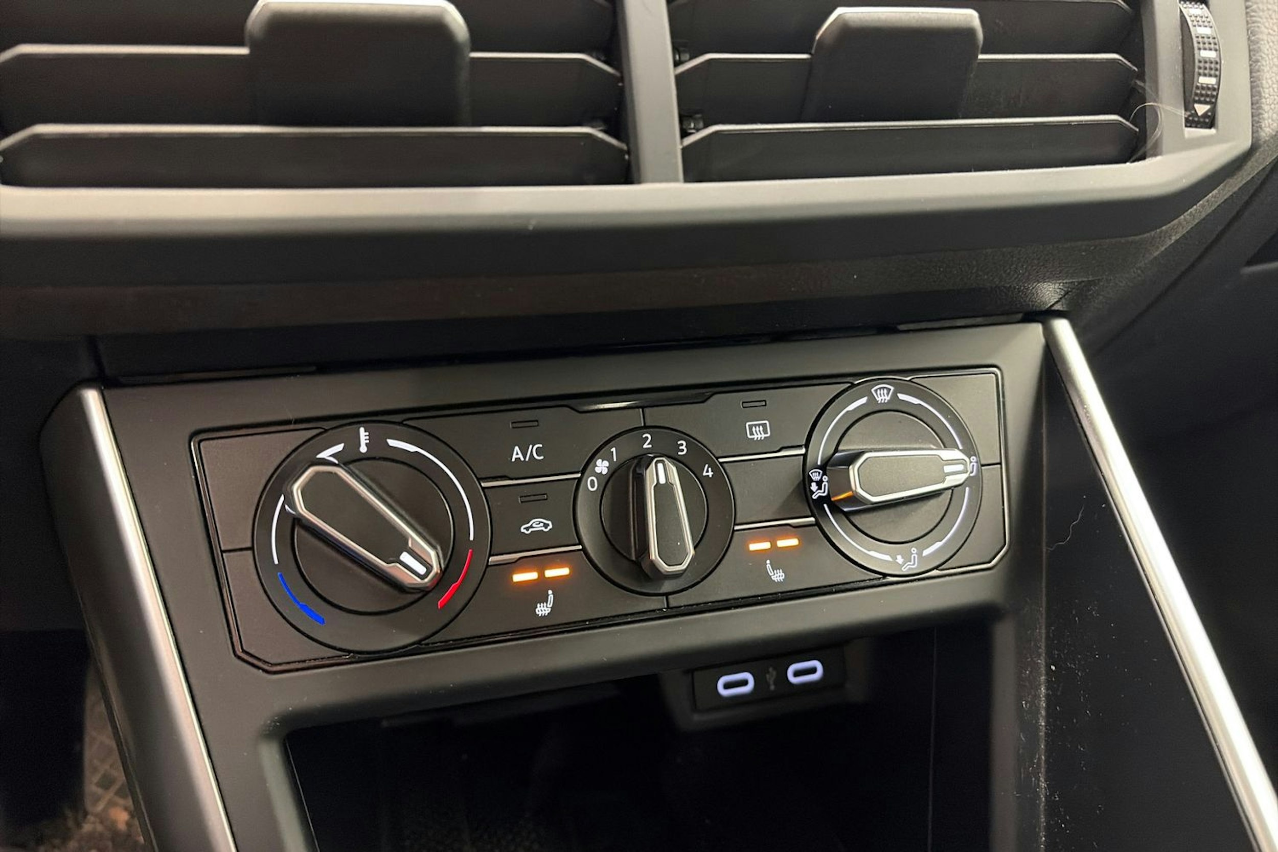 Valkoinen Volkswagen POLO 2022 kuva 18.