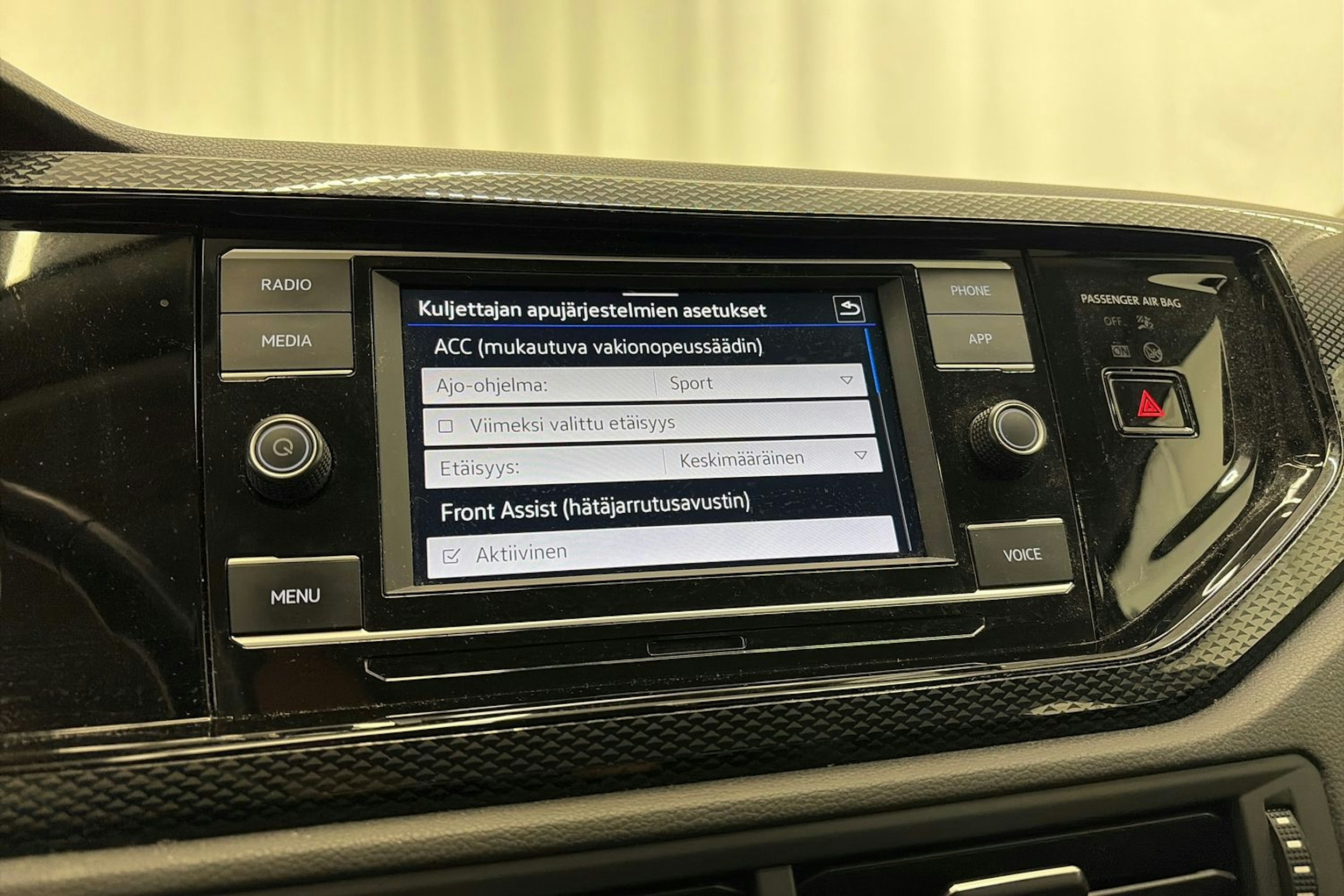 Valkoinen Volkswagen POLO 2022 kuva 19.