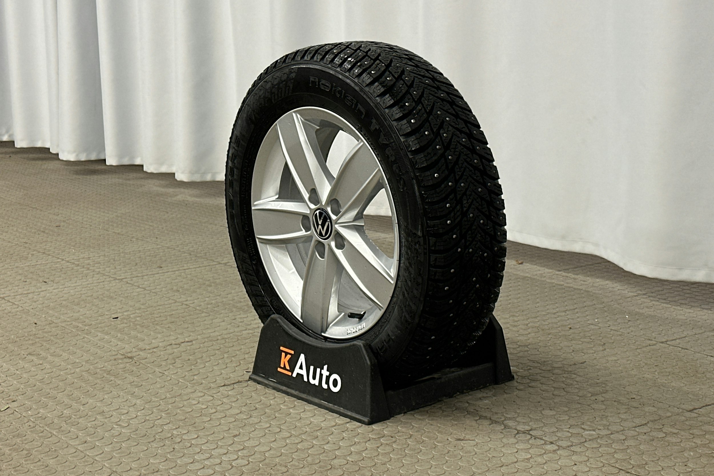 musta Volkswagen Polo 2023 kuva 13.