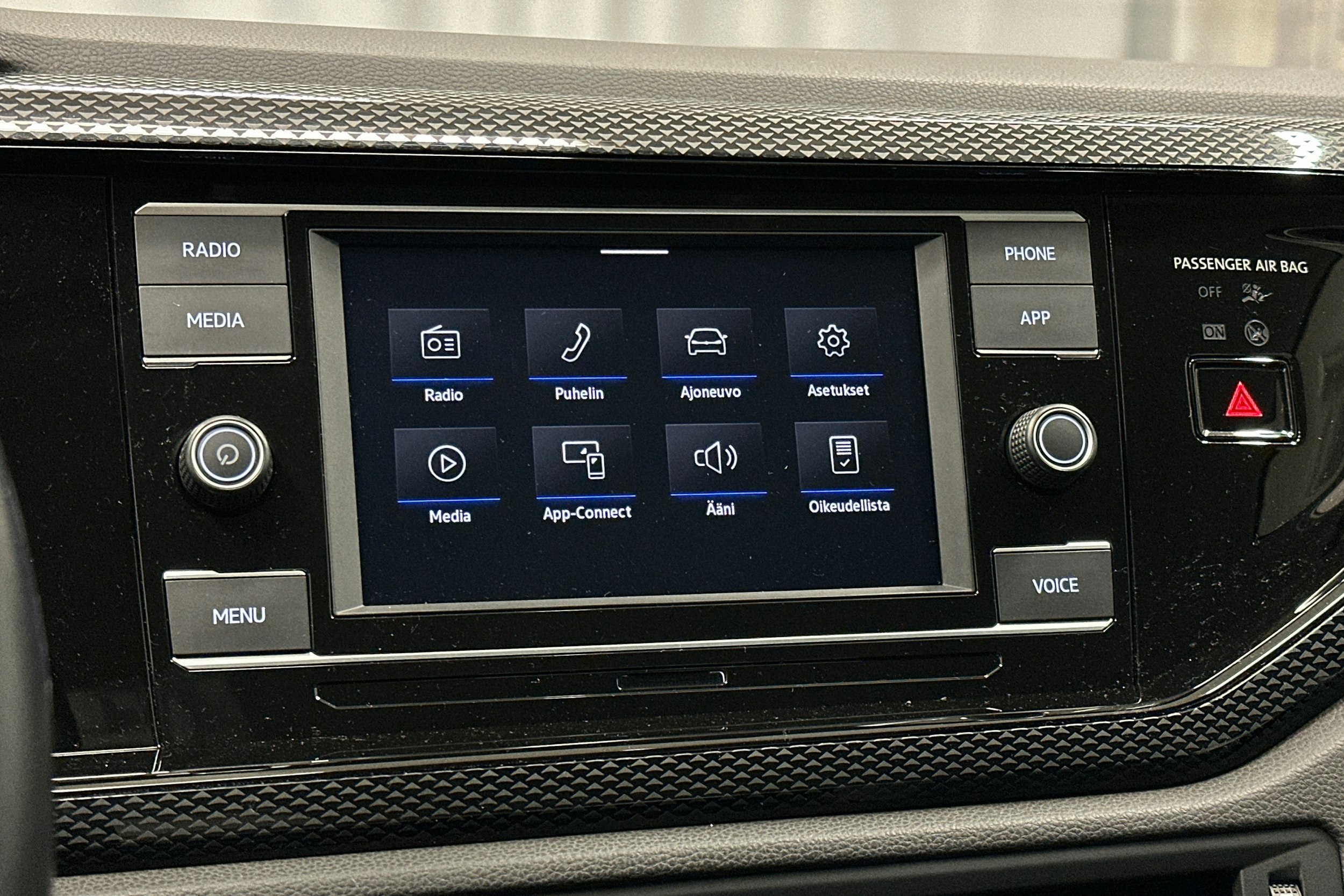 musta Volkswagen Polo 2023 kuva 21.