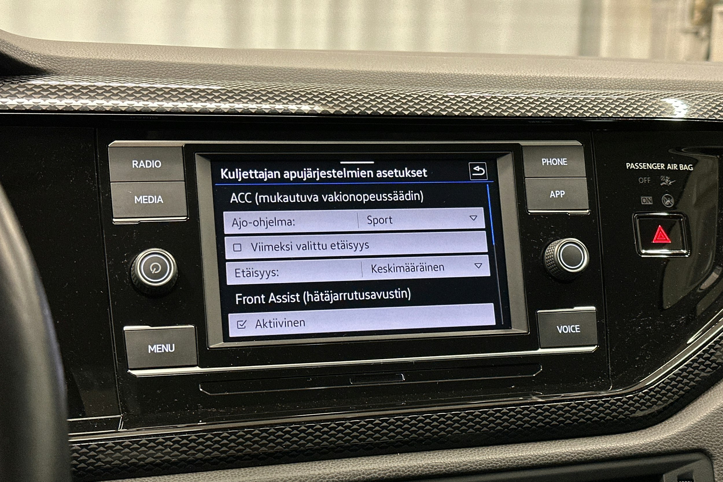 musta Volkswagen Polo 2023 kuva 23.