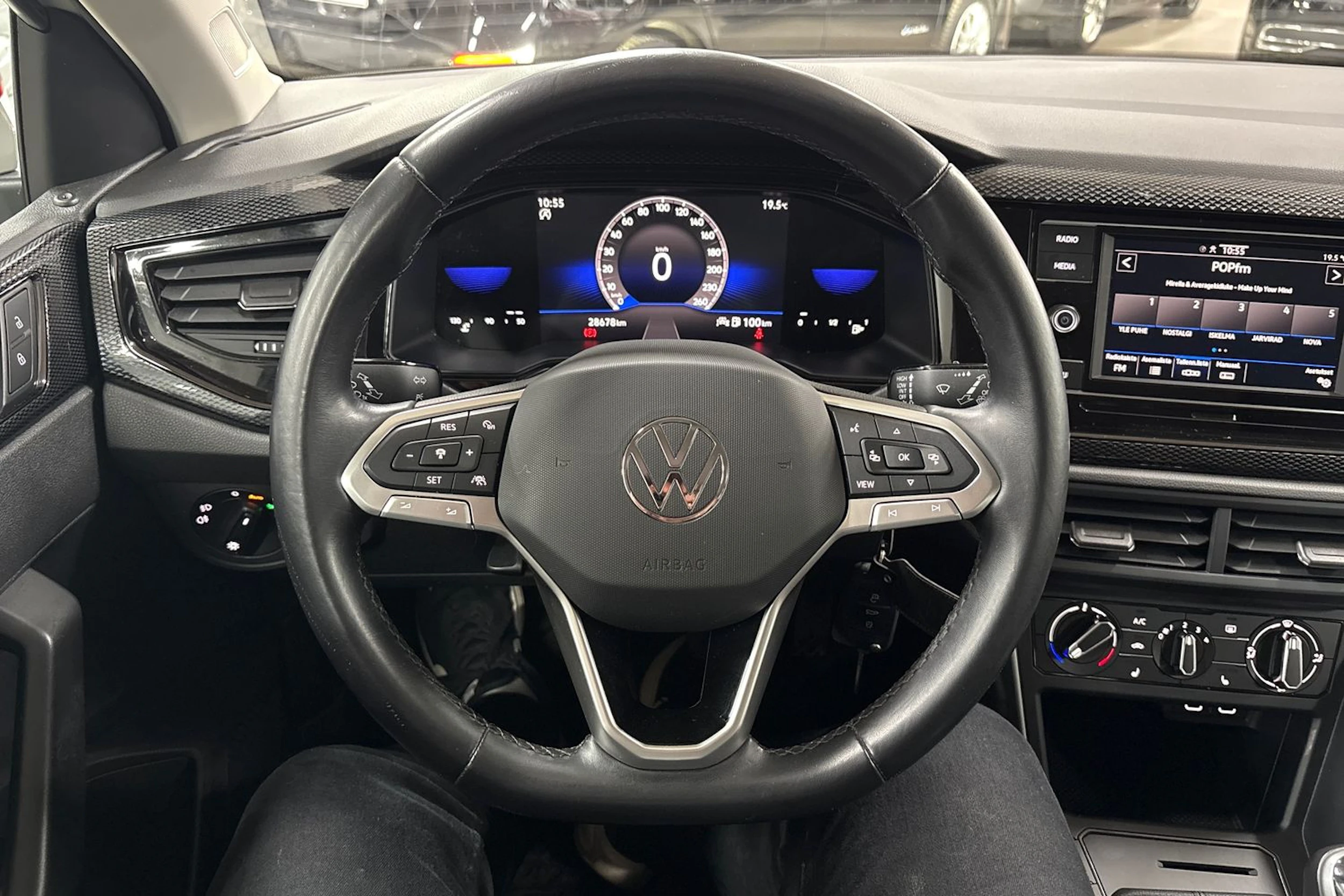 Harmaa Volkswagen POLO 2023 kuva 11.