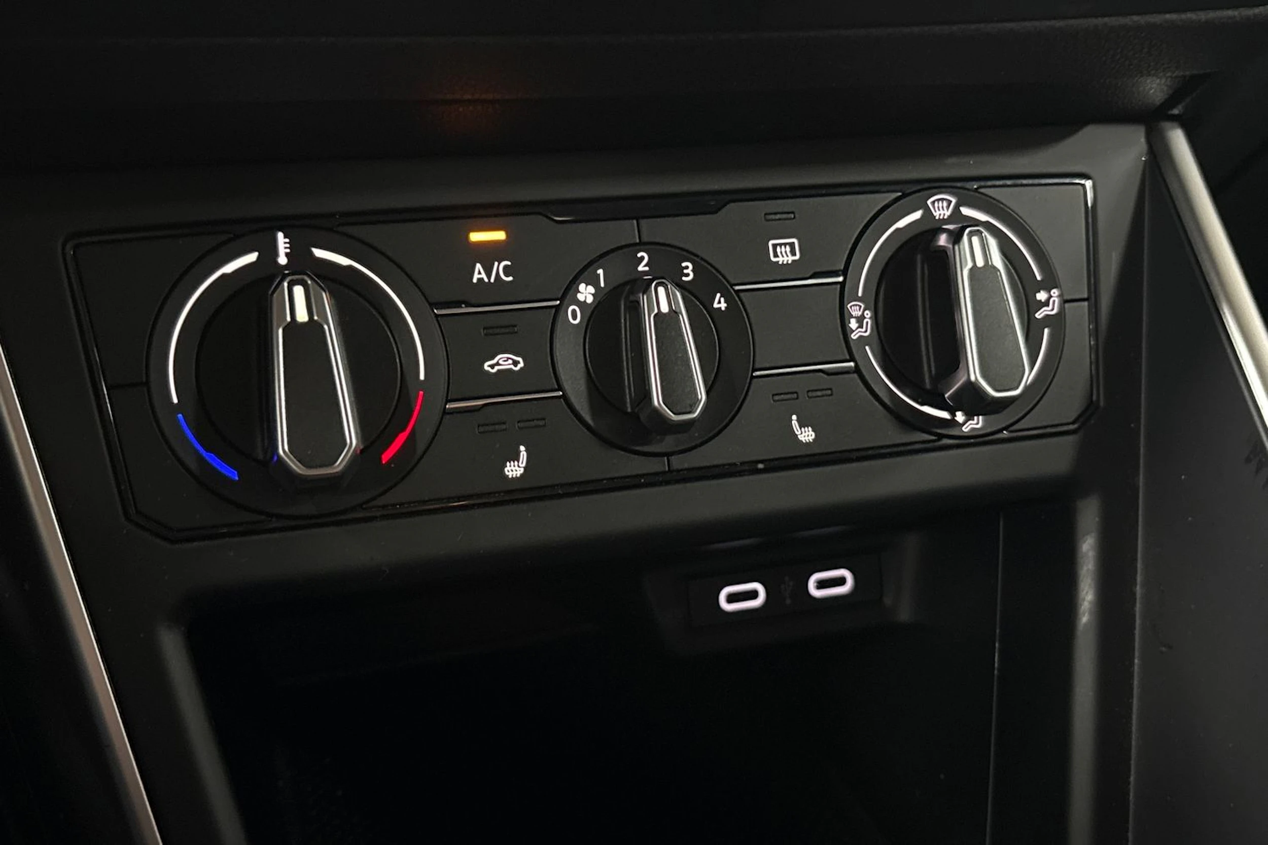 Harmaa Volkswagen POLO 2023 kuva 20.