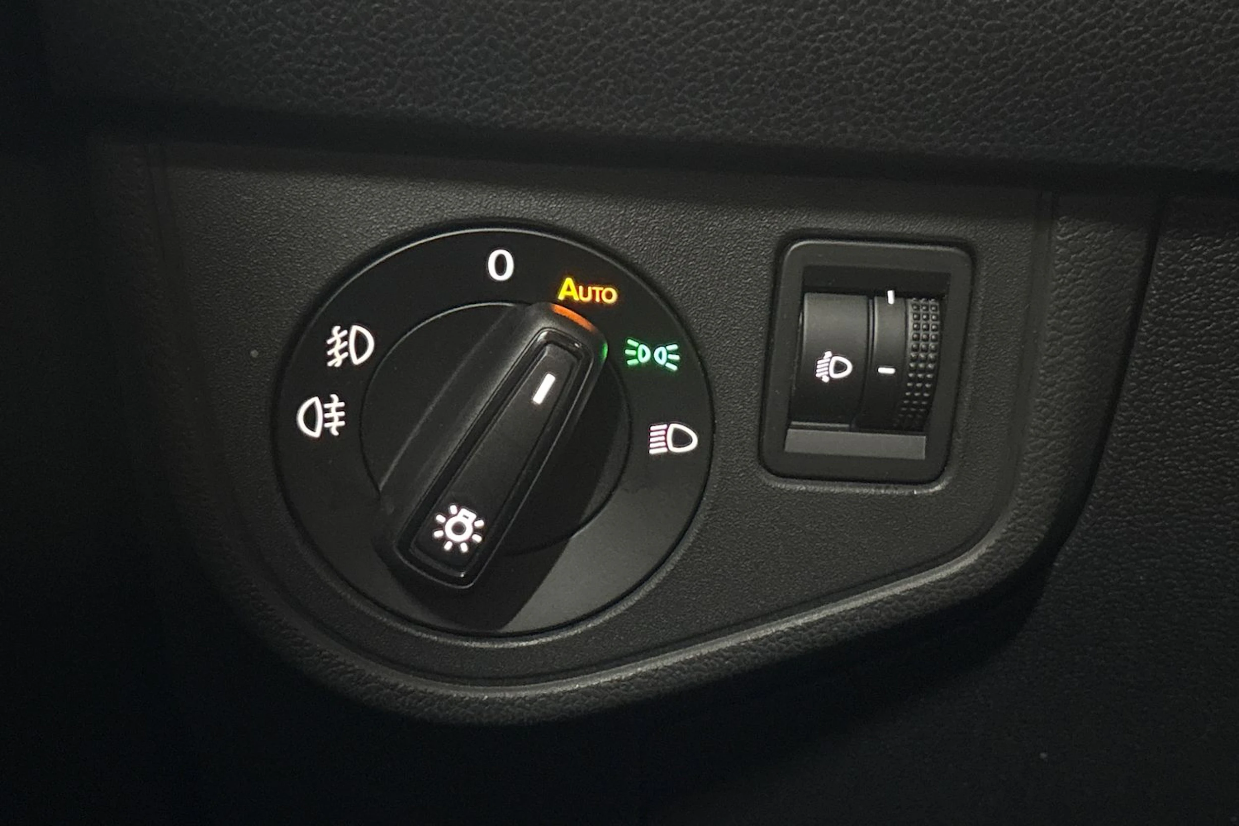 Harmaa Volkswagen POLO 2023 kuva 22.