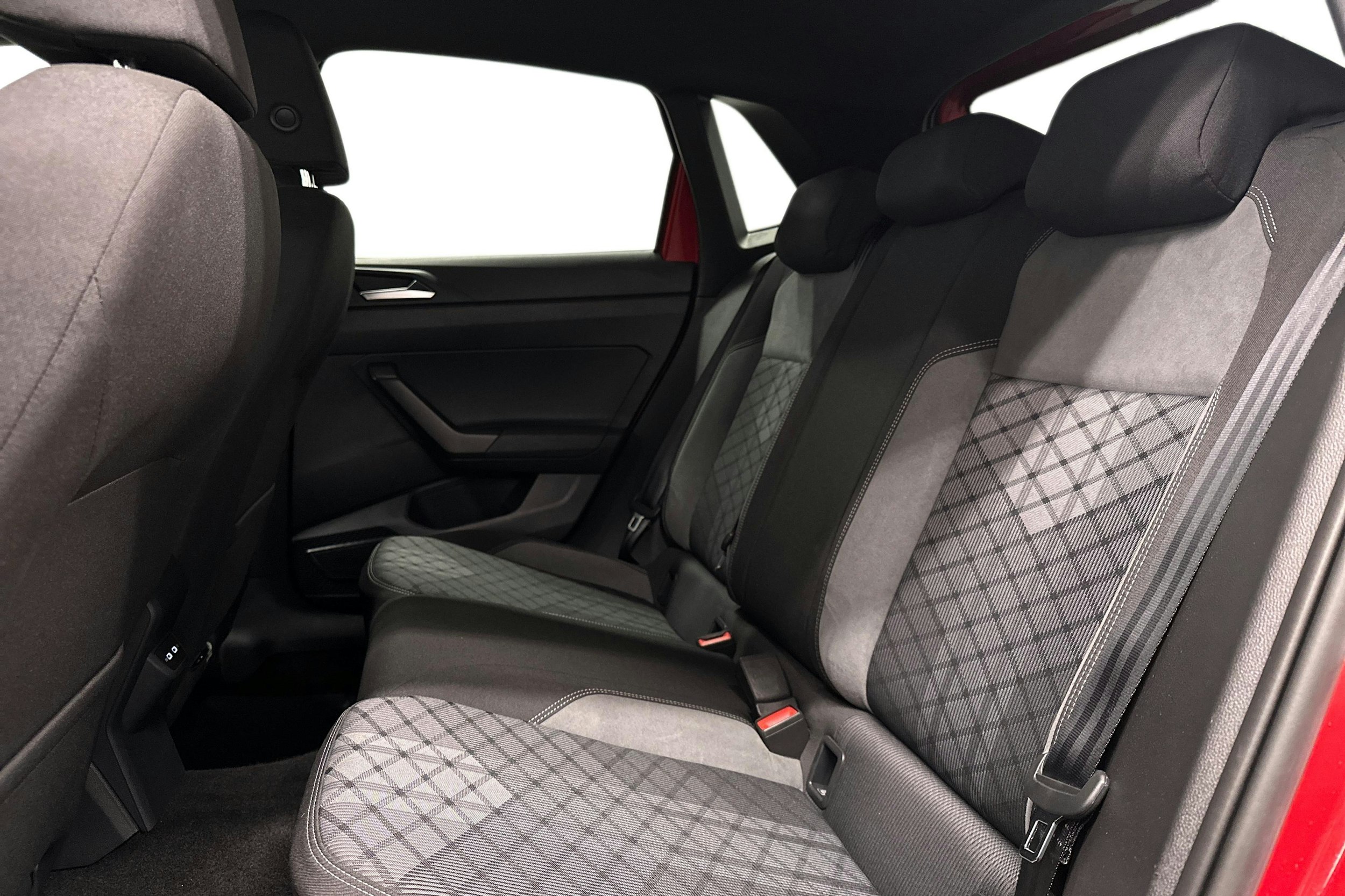 punainen Volkswagen Polo 2023 kuva 10.