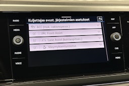 punainen Volkswagen Polo 2023 kuva 20.