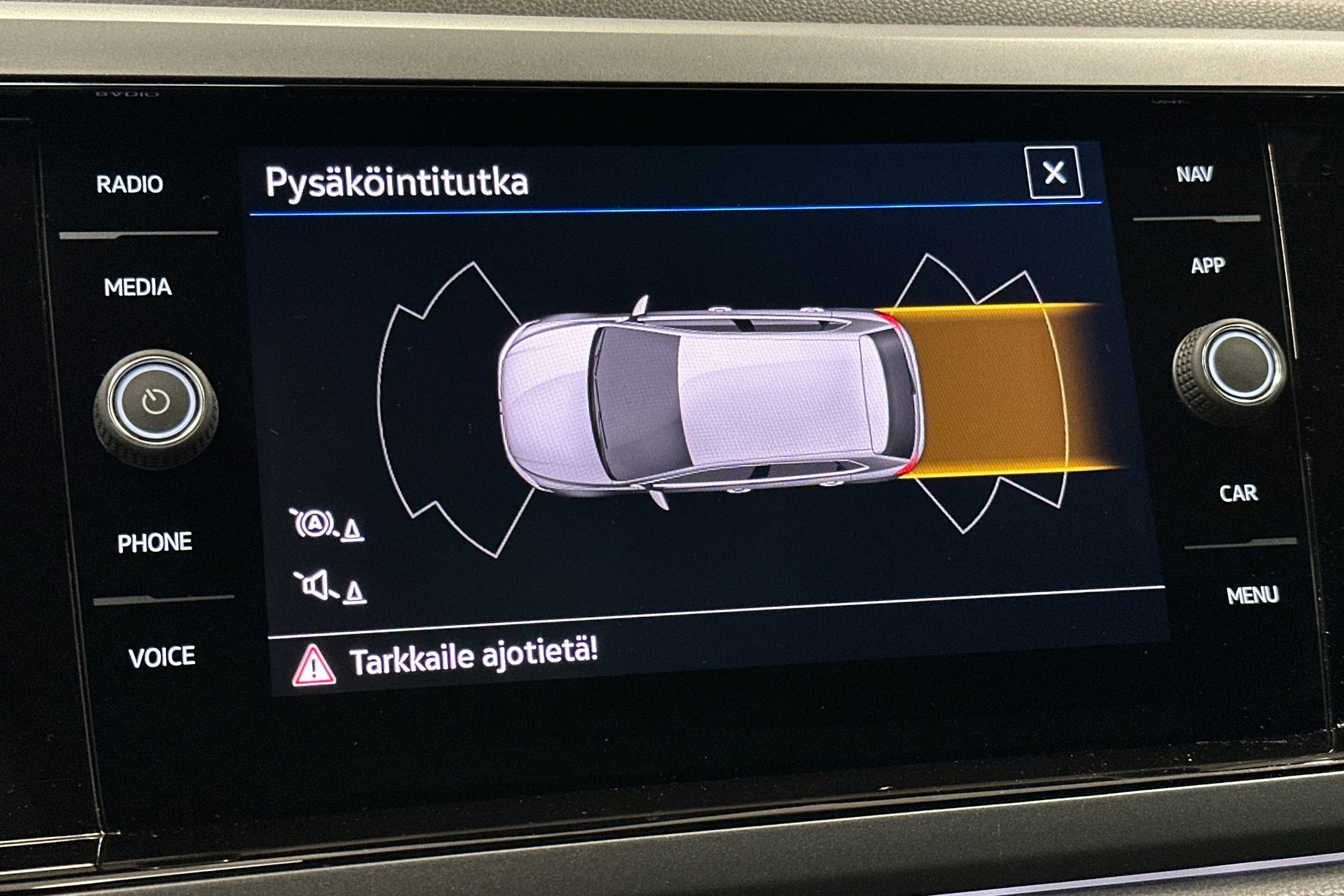 punainen Volkswagen Polo 2023 kuva 22.
