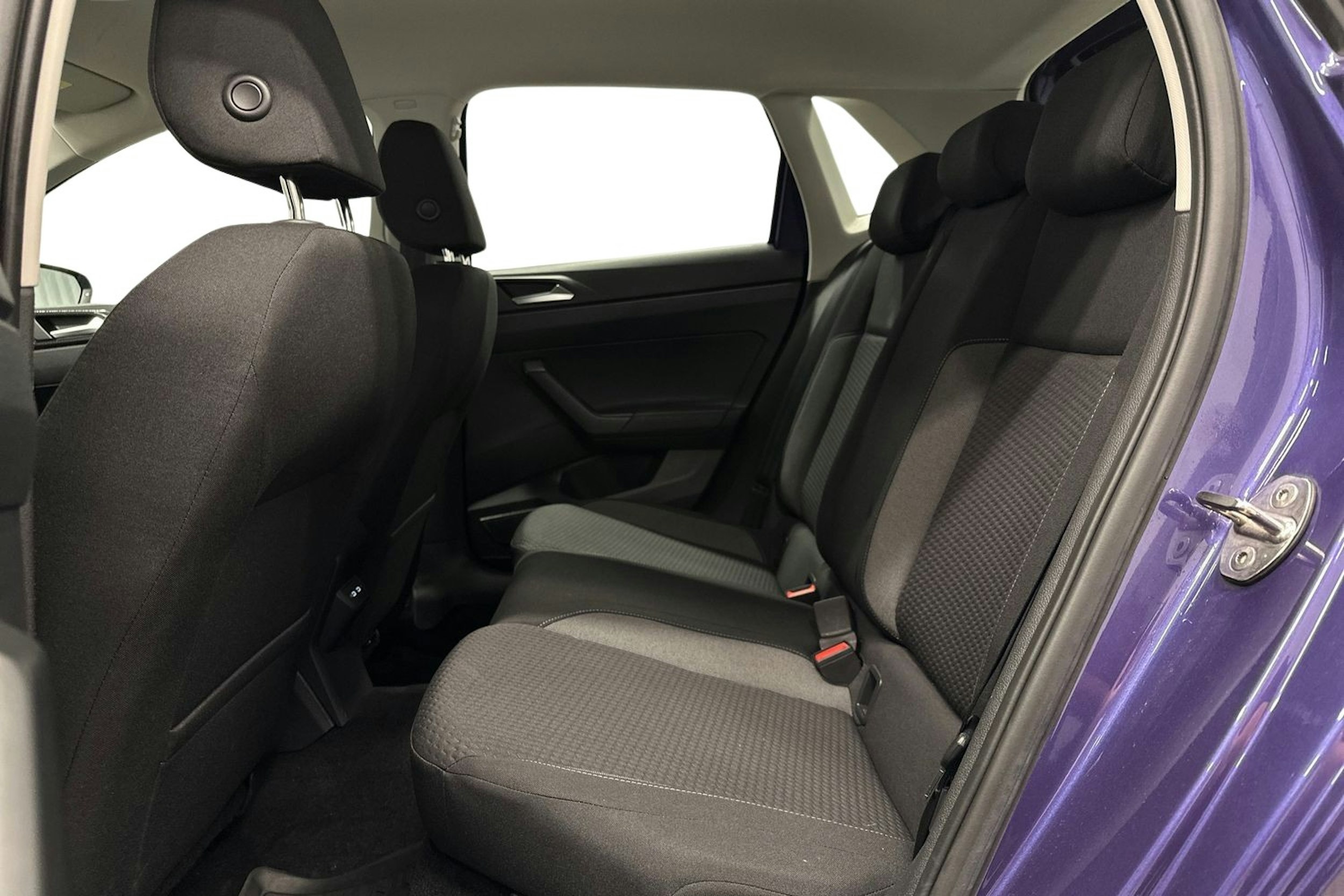 violetti Volkswagen Polo 2023 kuva 8.