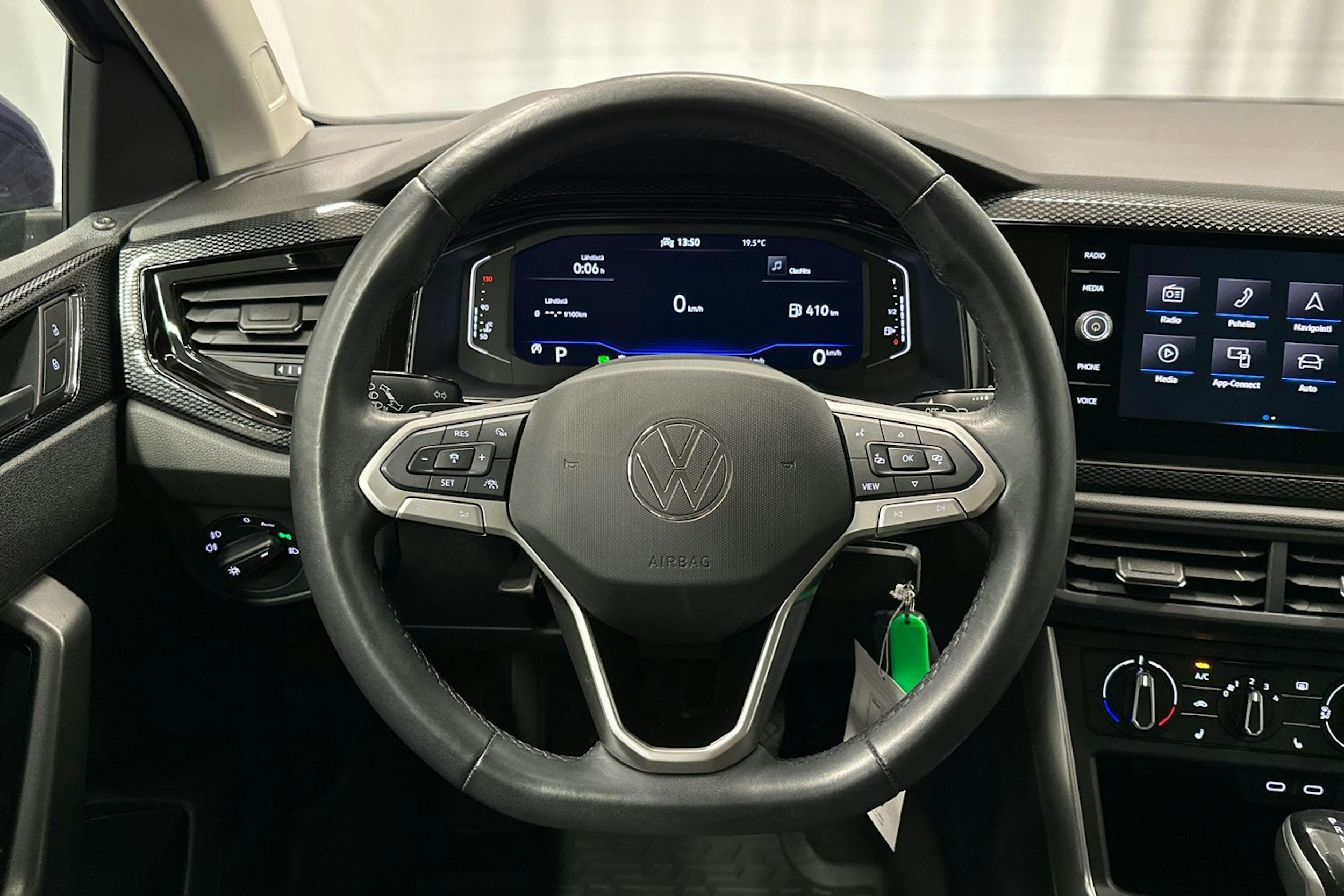 violetti Volkswagen Polo 2023 kuva 13.