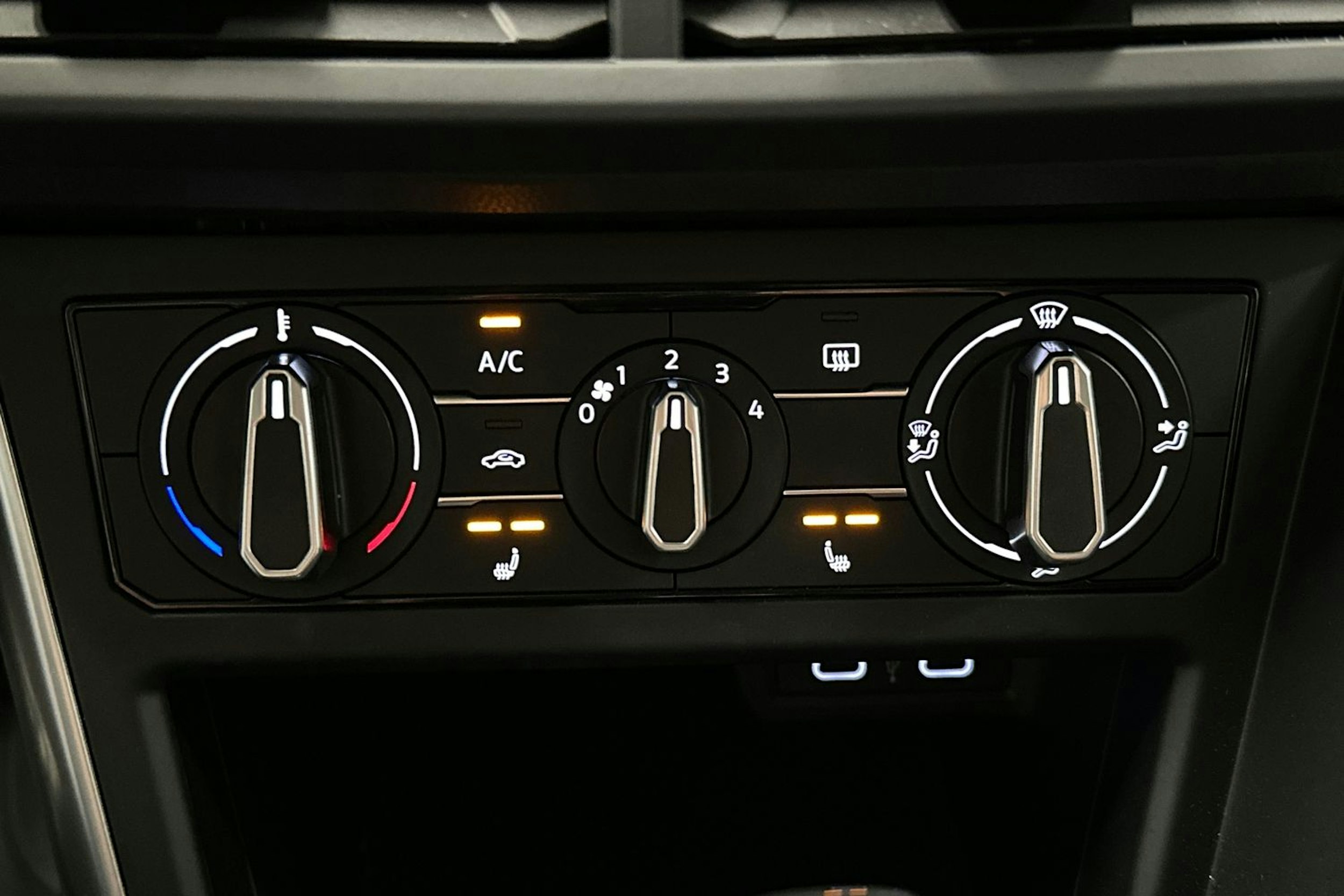 violetti Volkswagen Polo 2023 kuva 18.