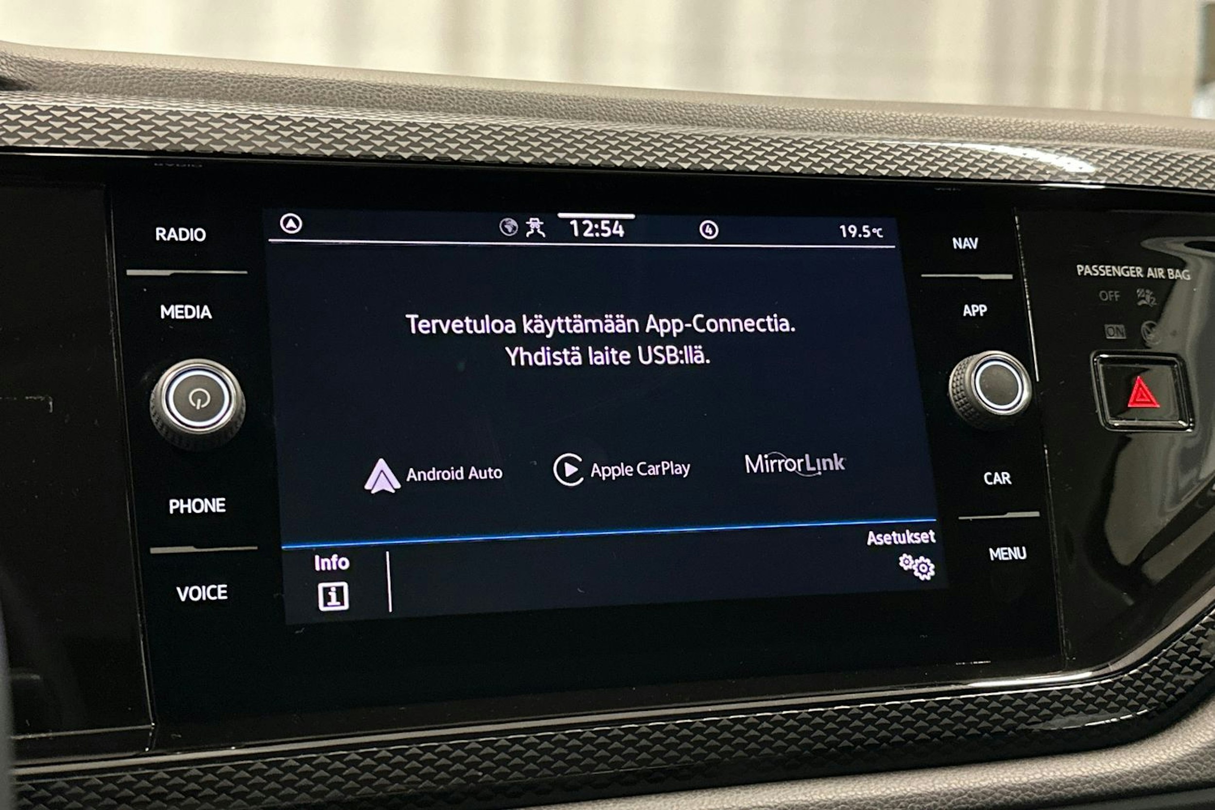 violetti Volkswagen Polo 2023 kuva 20.