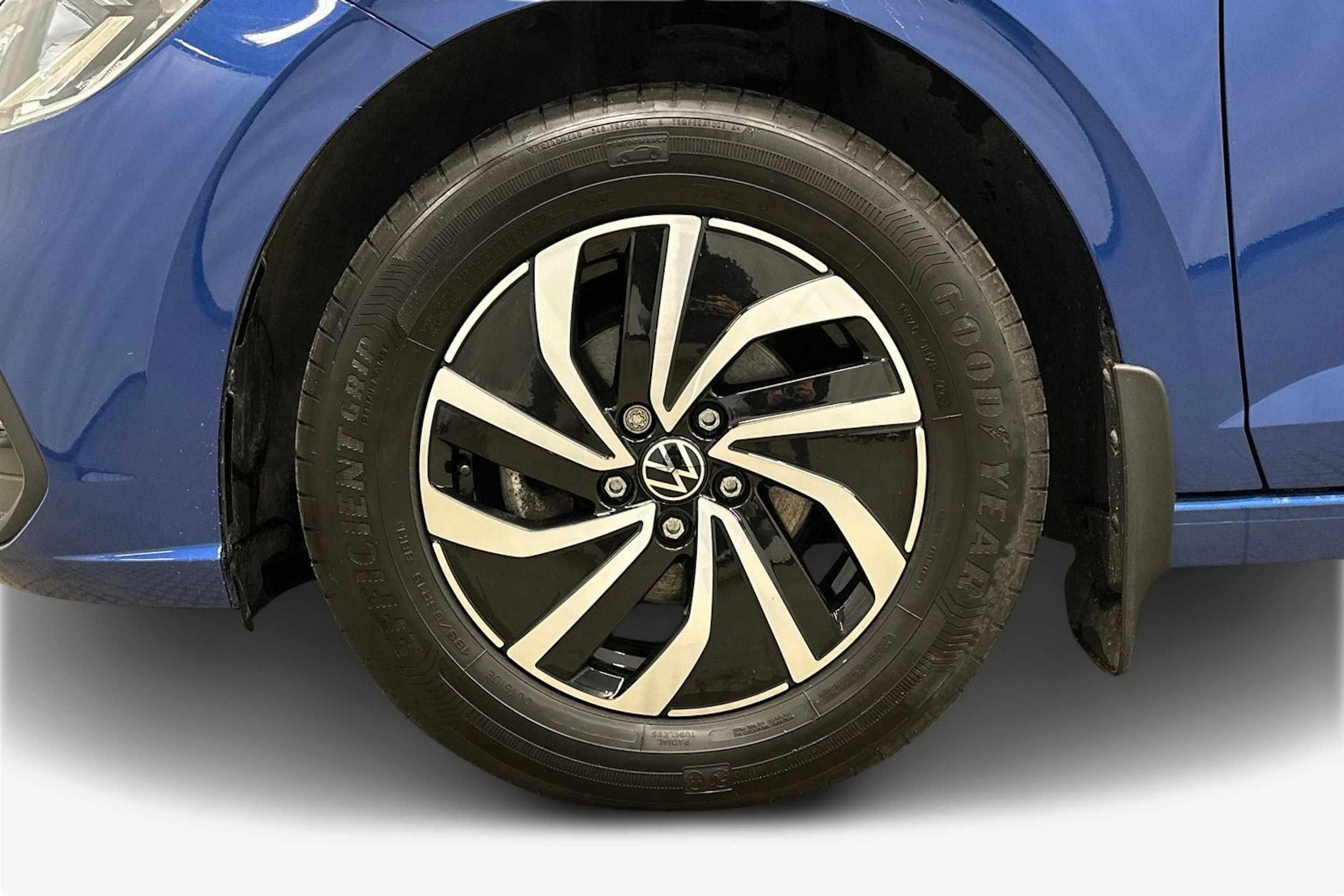 sininen Volkswagen Polo 2023 kuva 11.