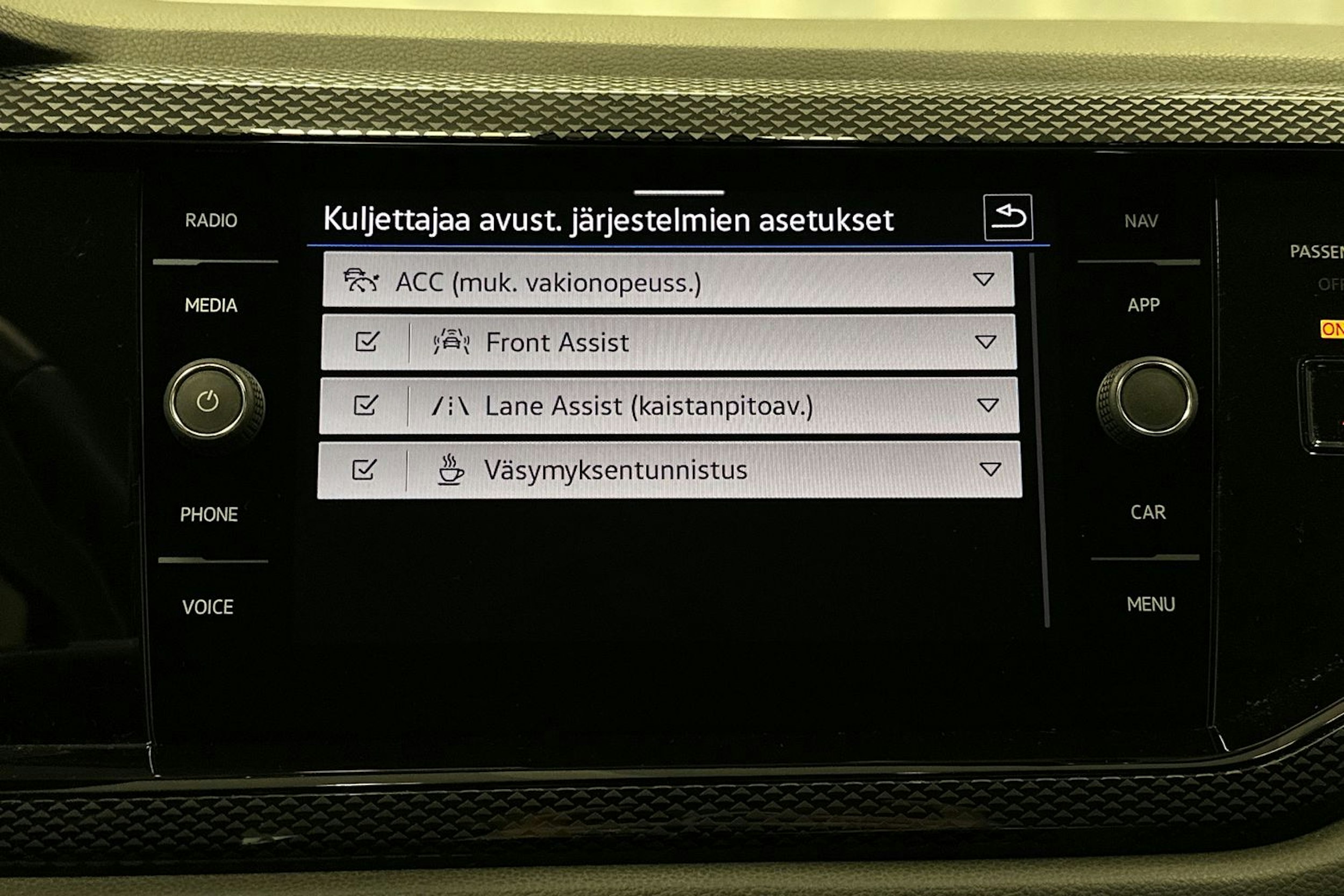 sininen Volkswagen Polo 2023 kuva 21.