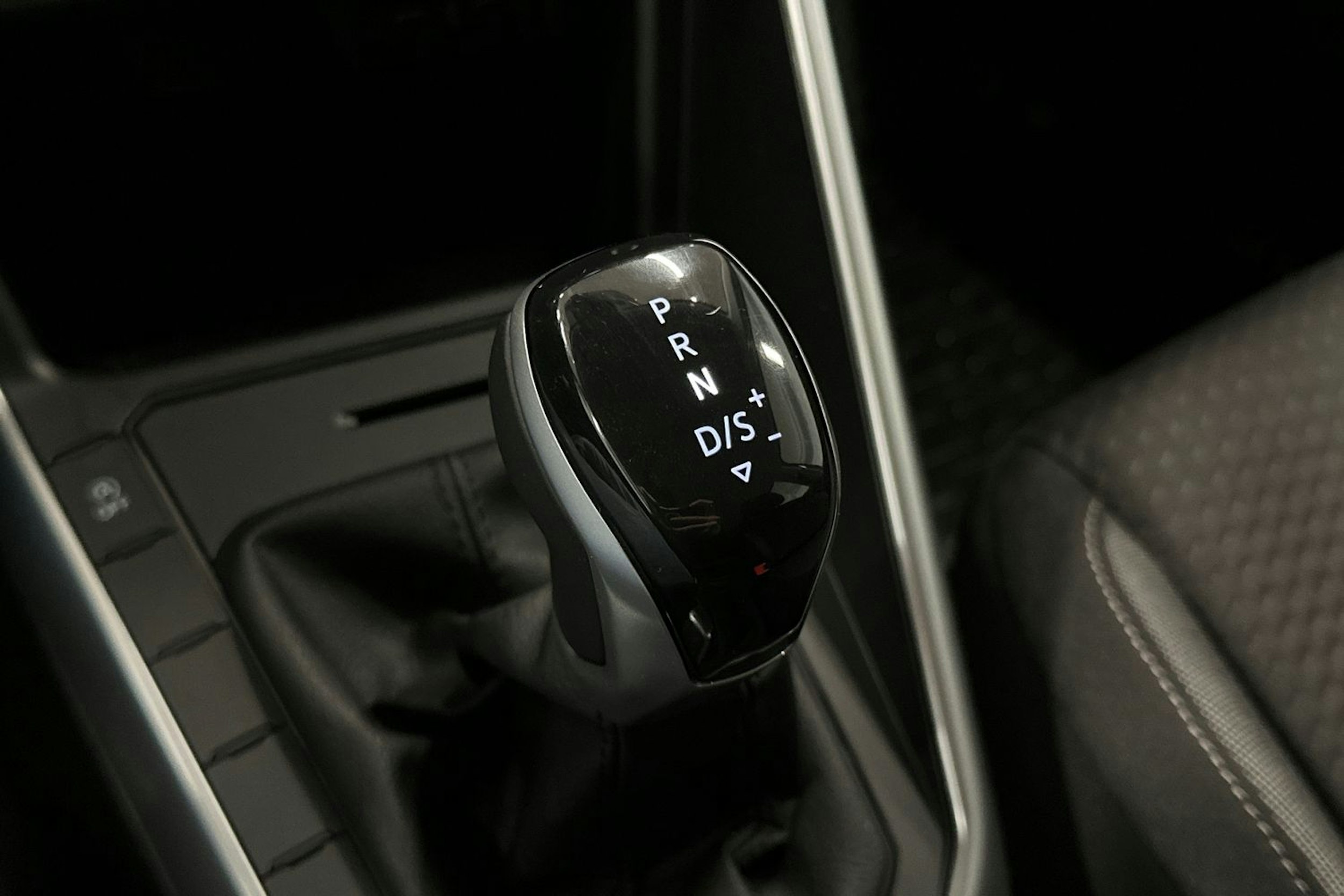 sininen Volkswagen Polo 2023 kuva 23.