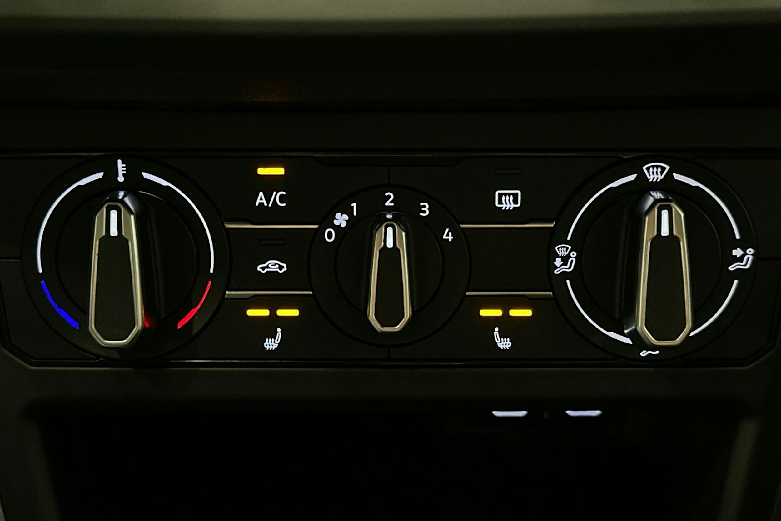 sininen Volkswagen Polo 2023 kuva 24.