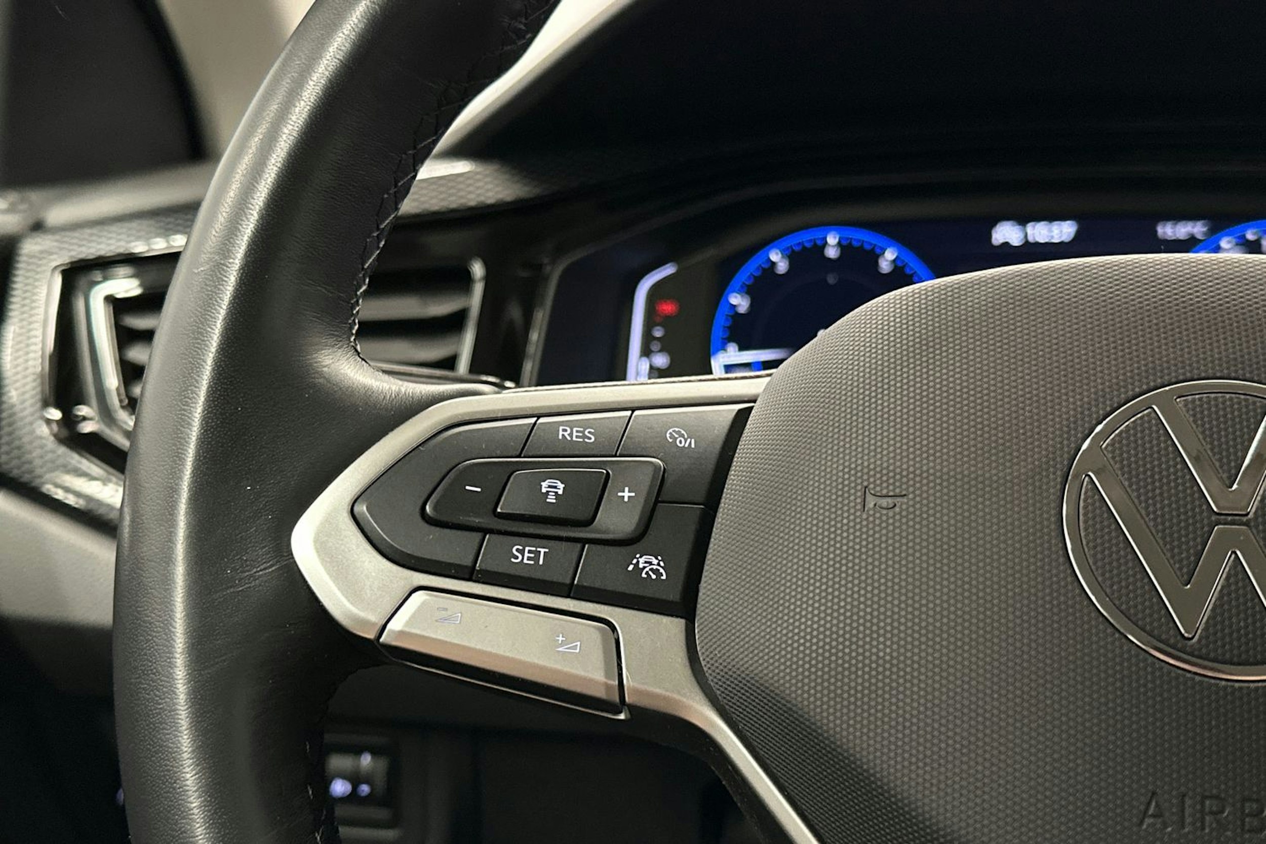 harmaa Volkswagen Polo 2023 kuva 17.
