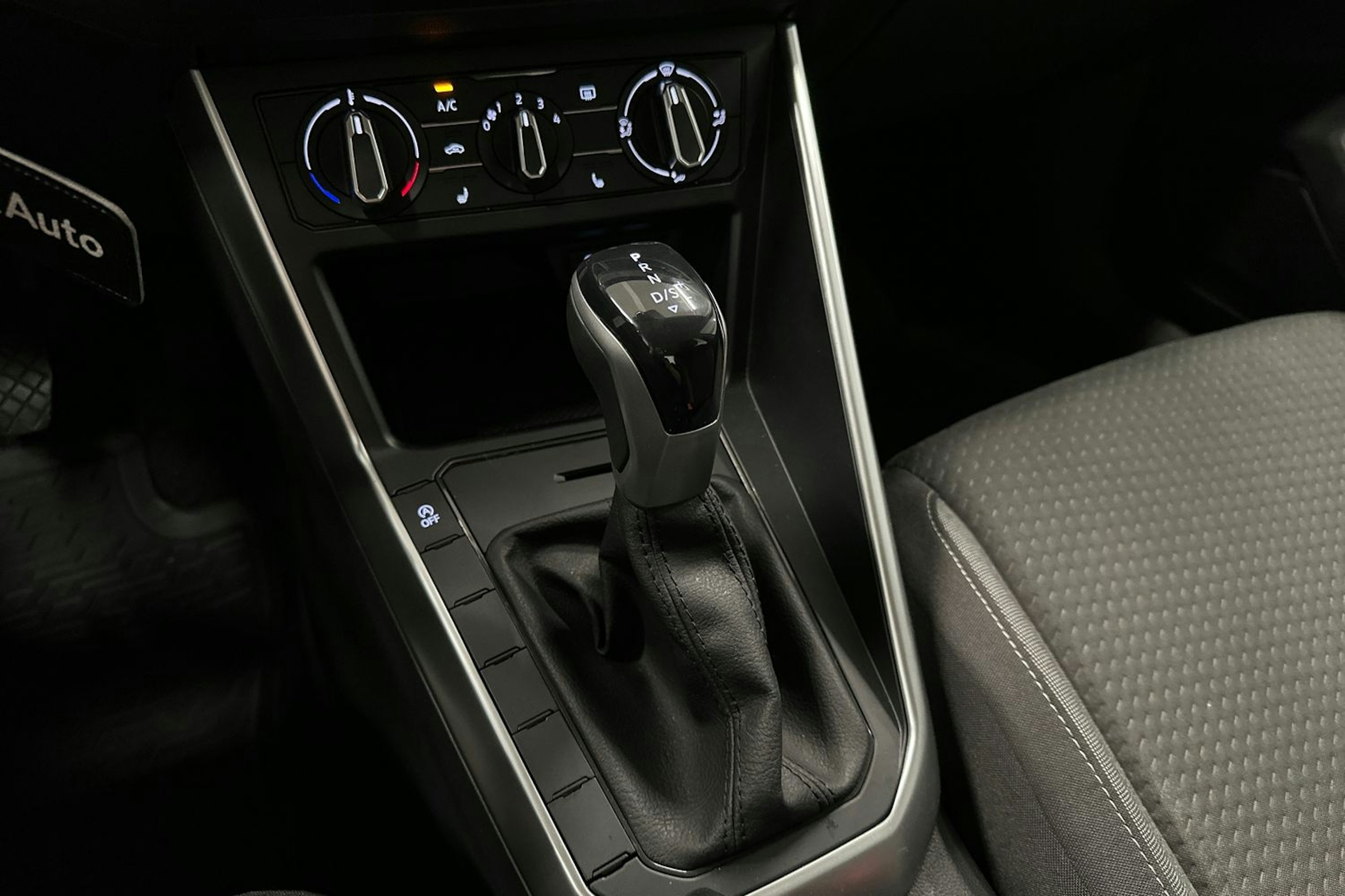 harmaa Volkswagen Polo 2023 kuva 20.