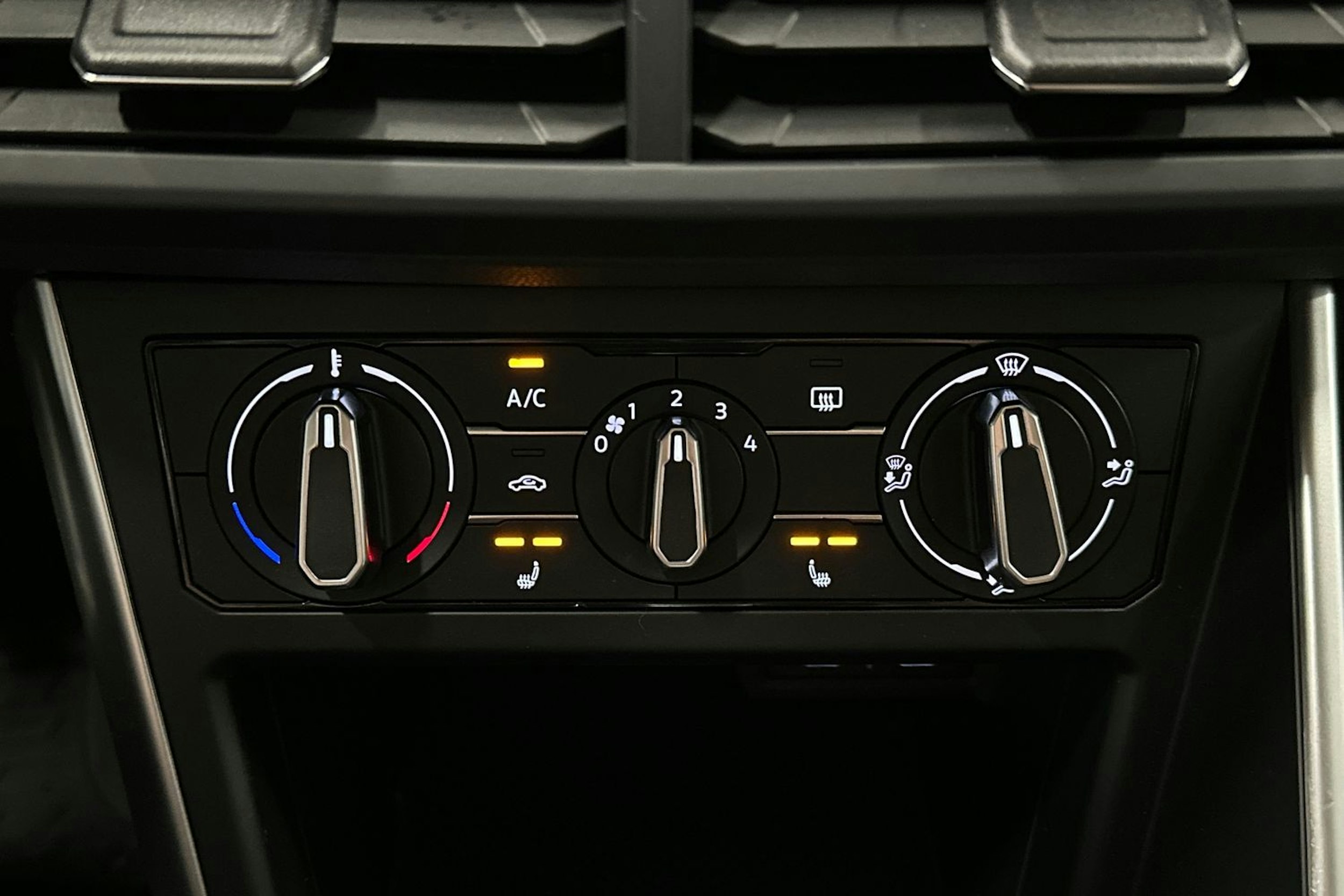 harmaa Volkswagen Polo 2023 kuva 21.