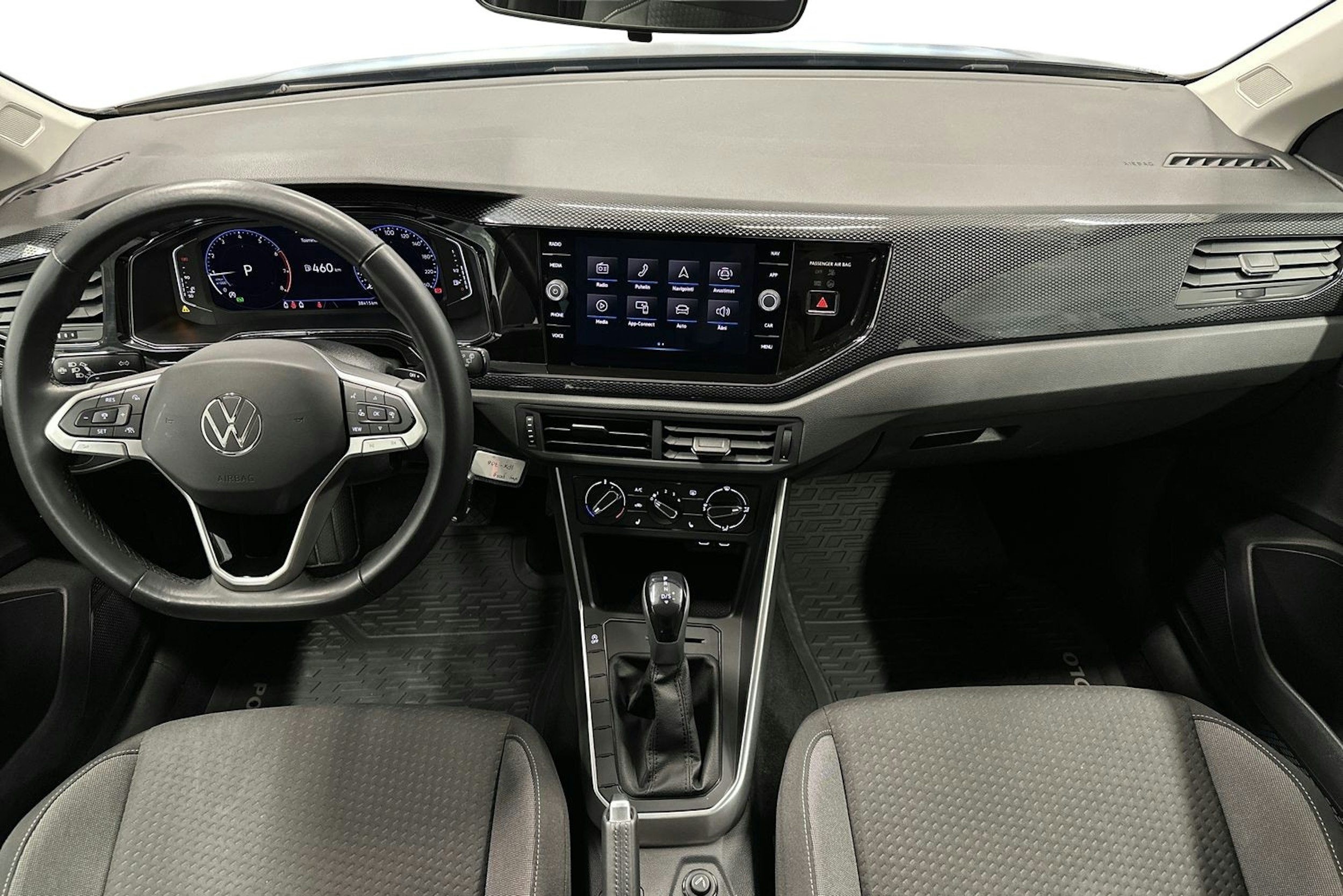 harmaa Volkswagen Polo 2023 kuva 9.