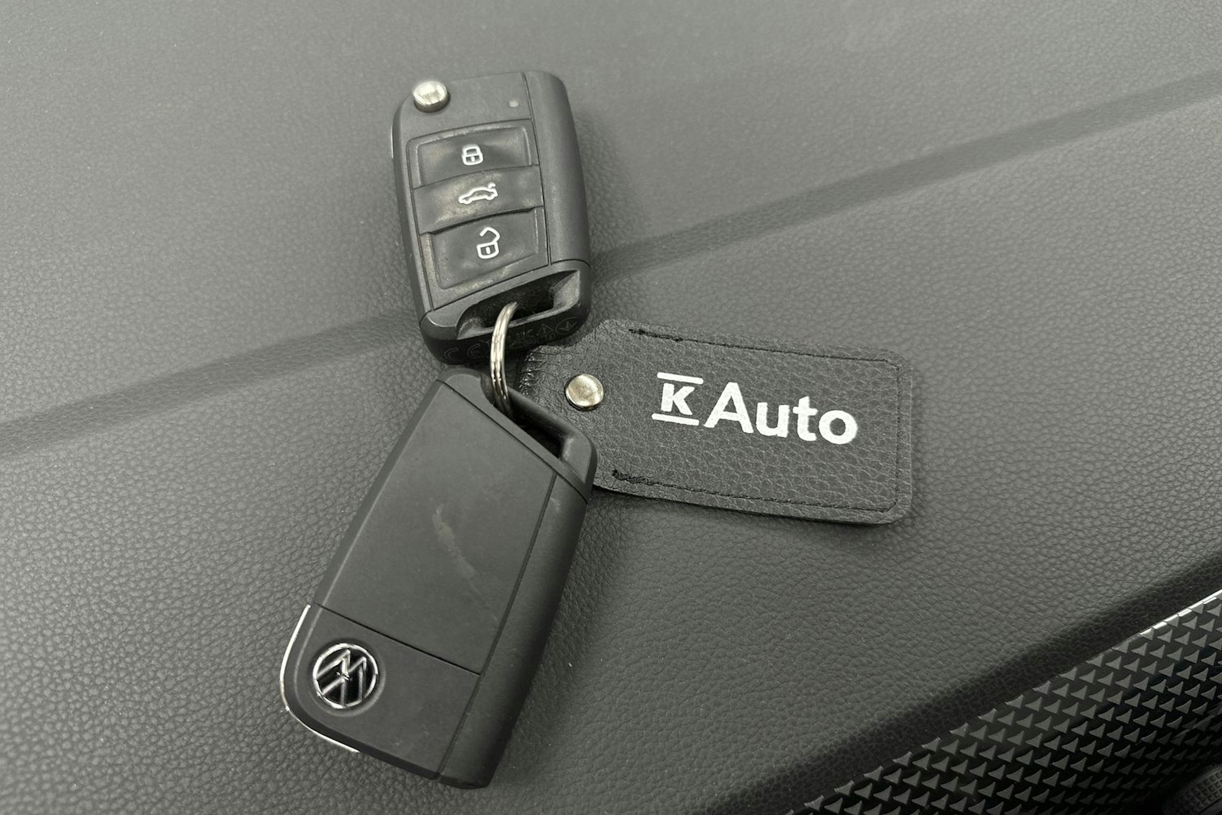 harmaa Volkswagen Polo 2023 kuva 24.