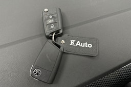 harmaa Volkswagen Polo 2023 kuva 24.