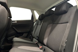 harmaa Volkswagen Polo 2023 kuva 10.