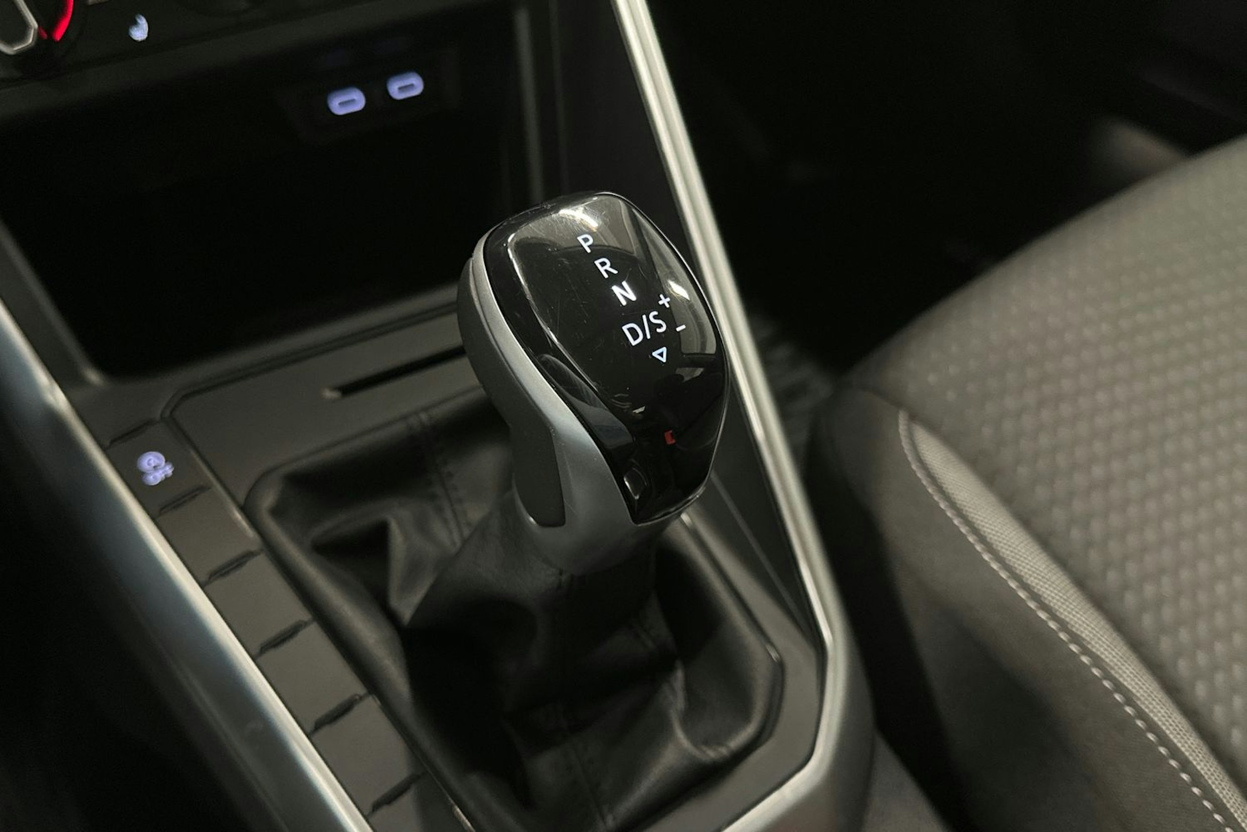 harmaa Volkswagen Polo 2023 kuva 19.