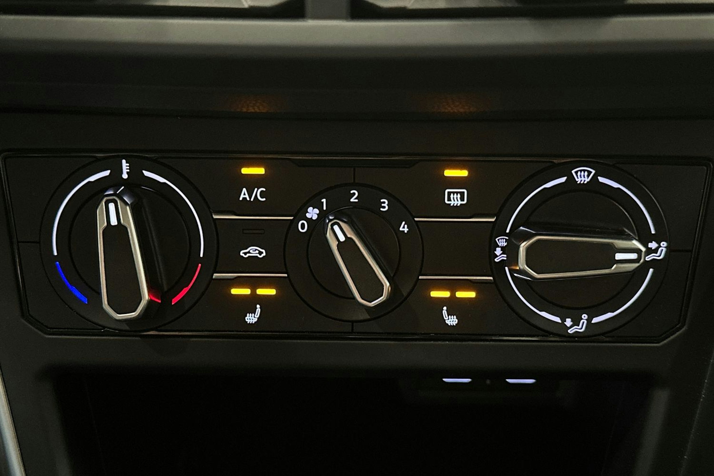 harmaa Volkswagen Polo 2023 kuva 22.