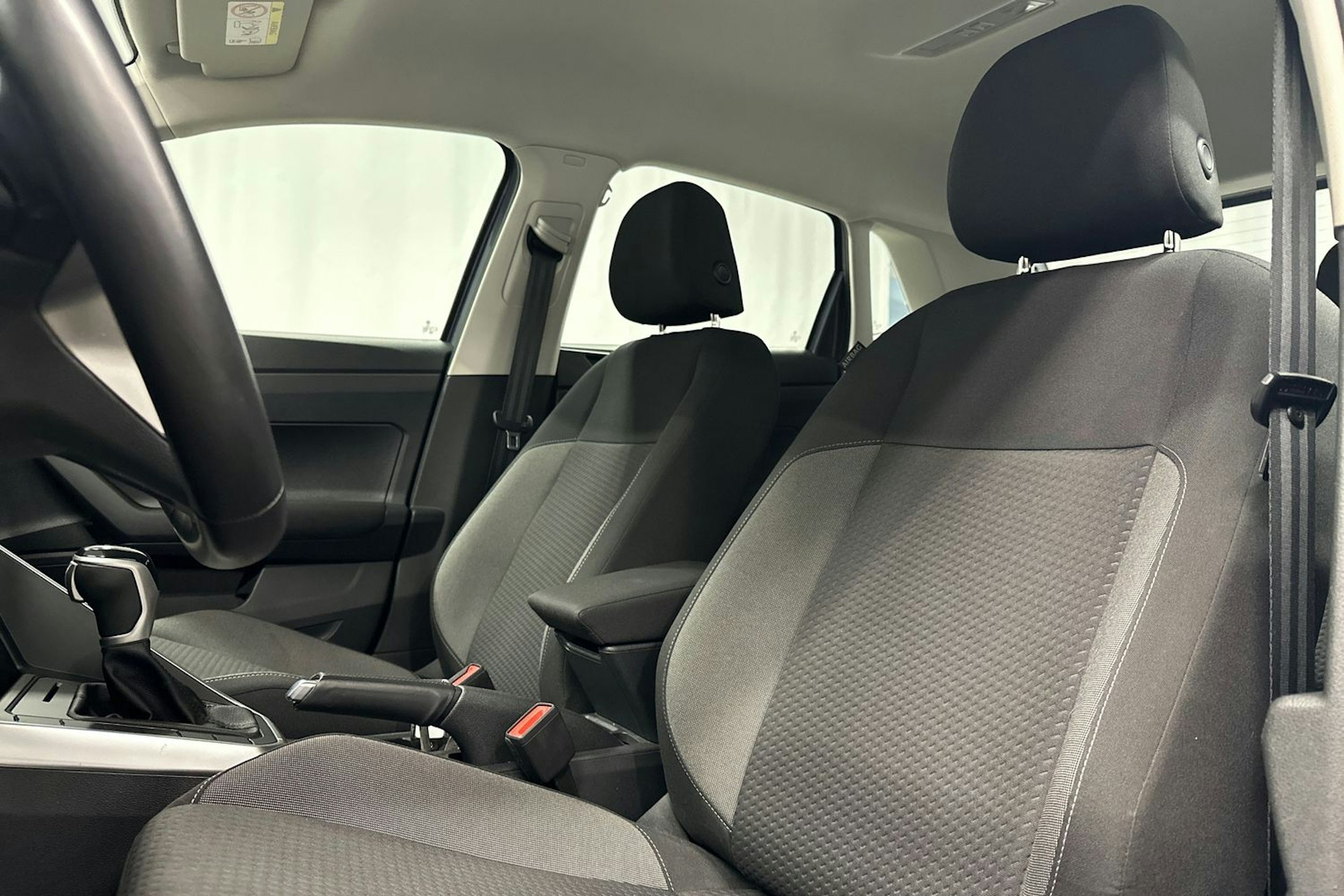 harmaa Volkswagen Polo 2023 kuva 24.