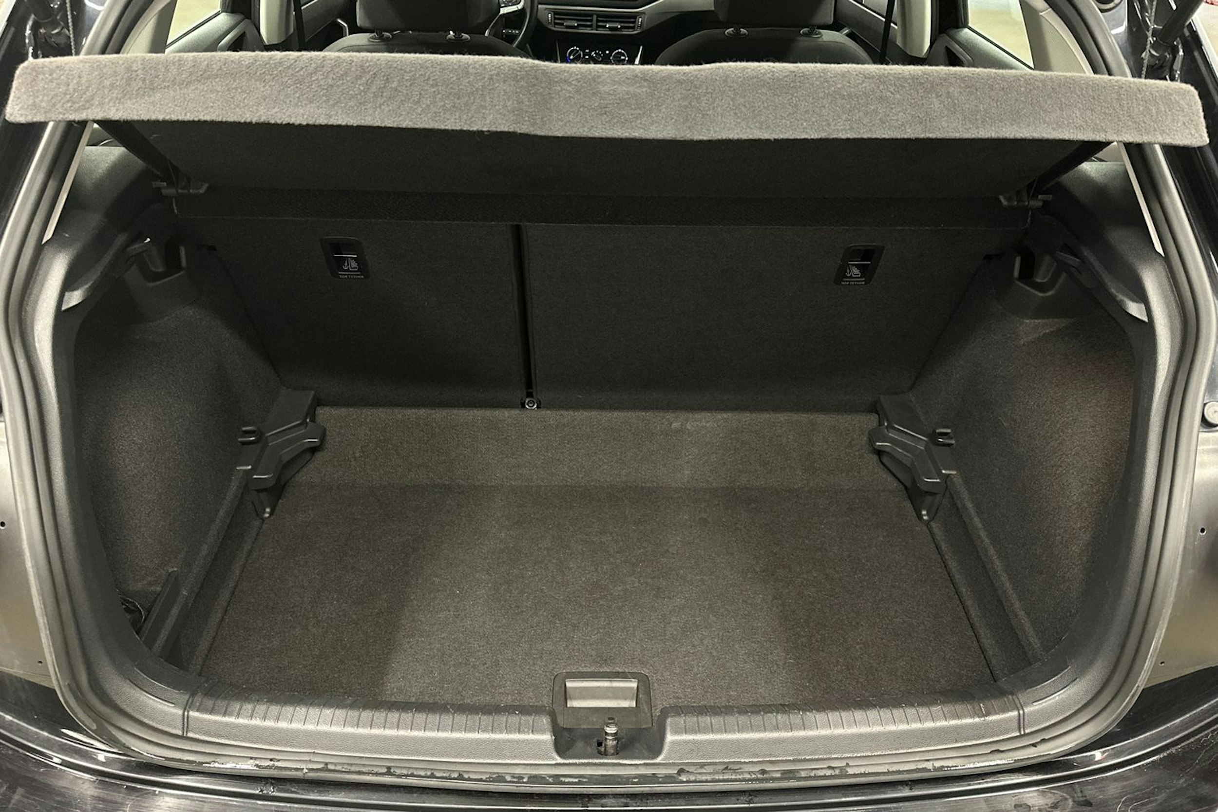 musta Volkswagen Polo 2023 kuva 14.