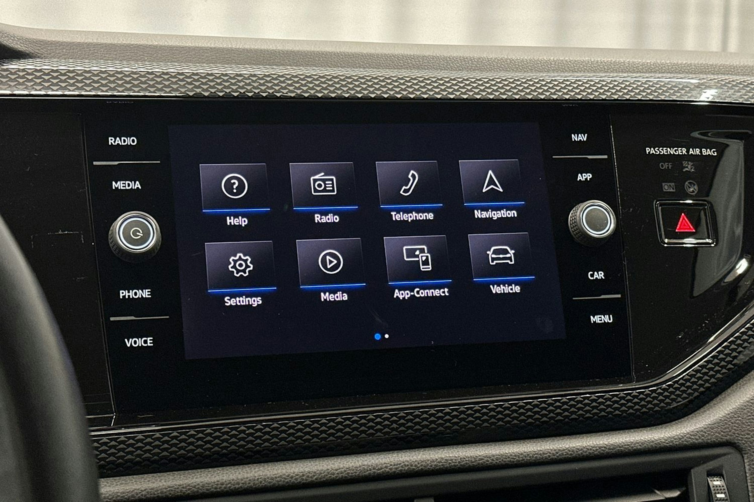 musta Volkswagen Polo 2023 kuva 22.