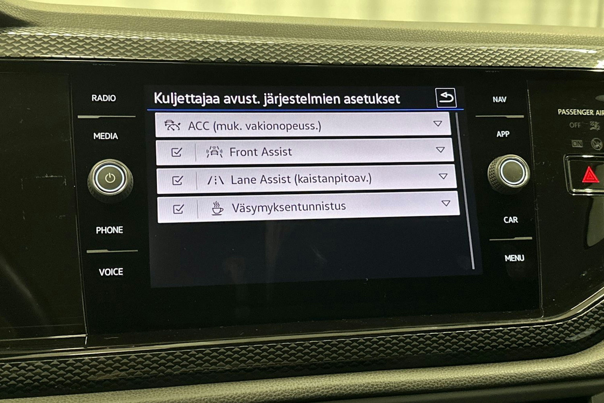 musta Volkswagen Polo 2023 kuva 23.