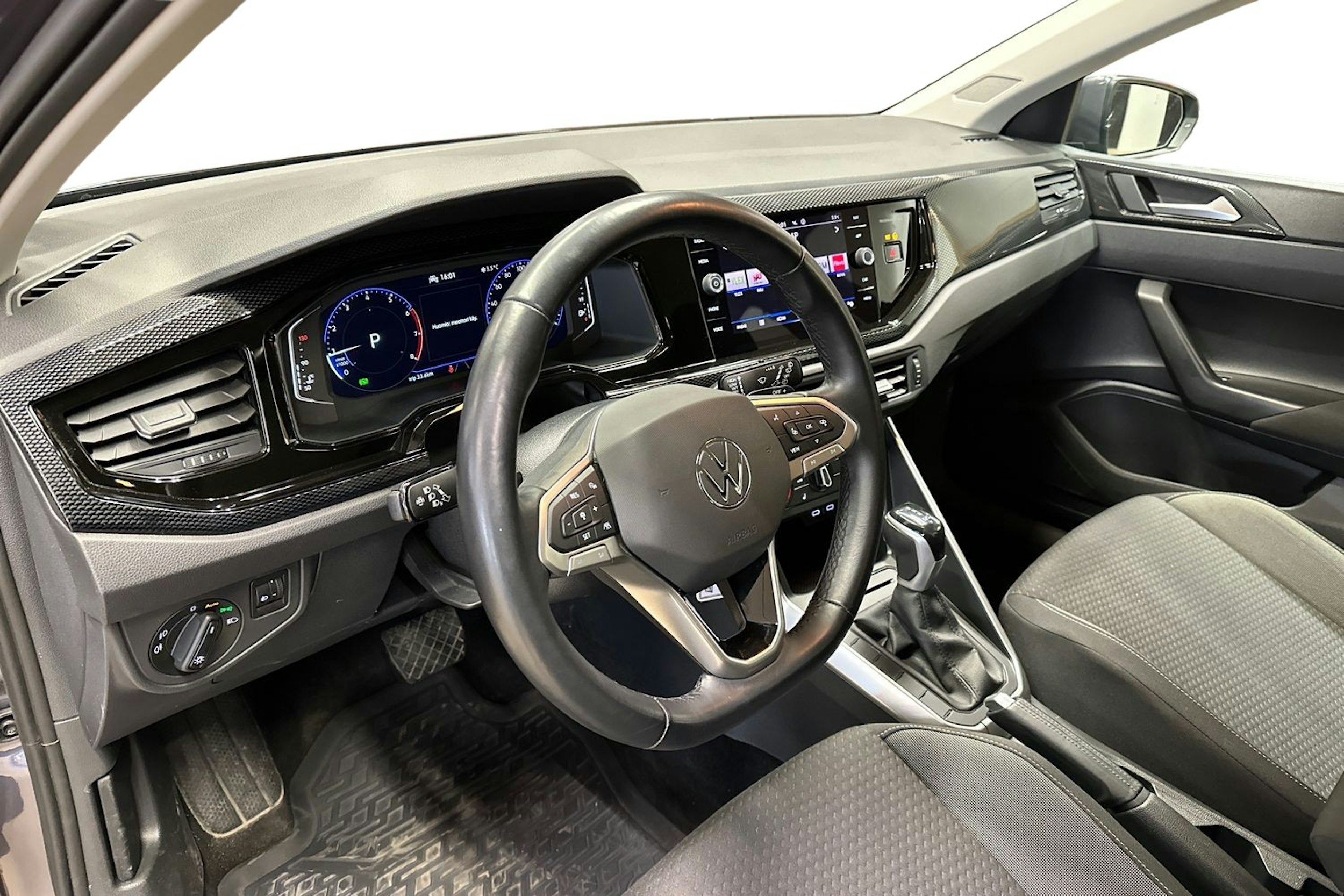 harmaa Volkswagen Polo 2023 kuva 7.