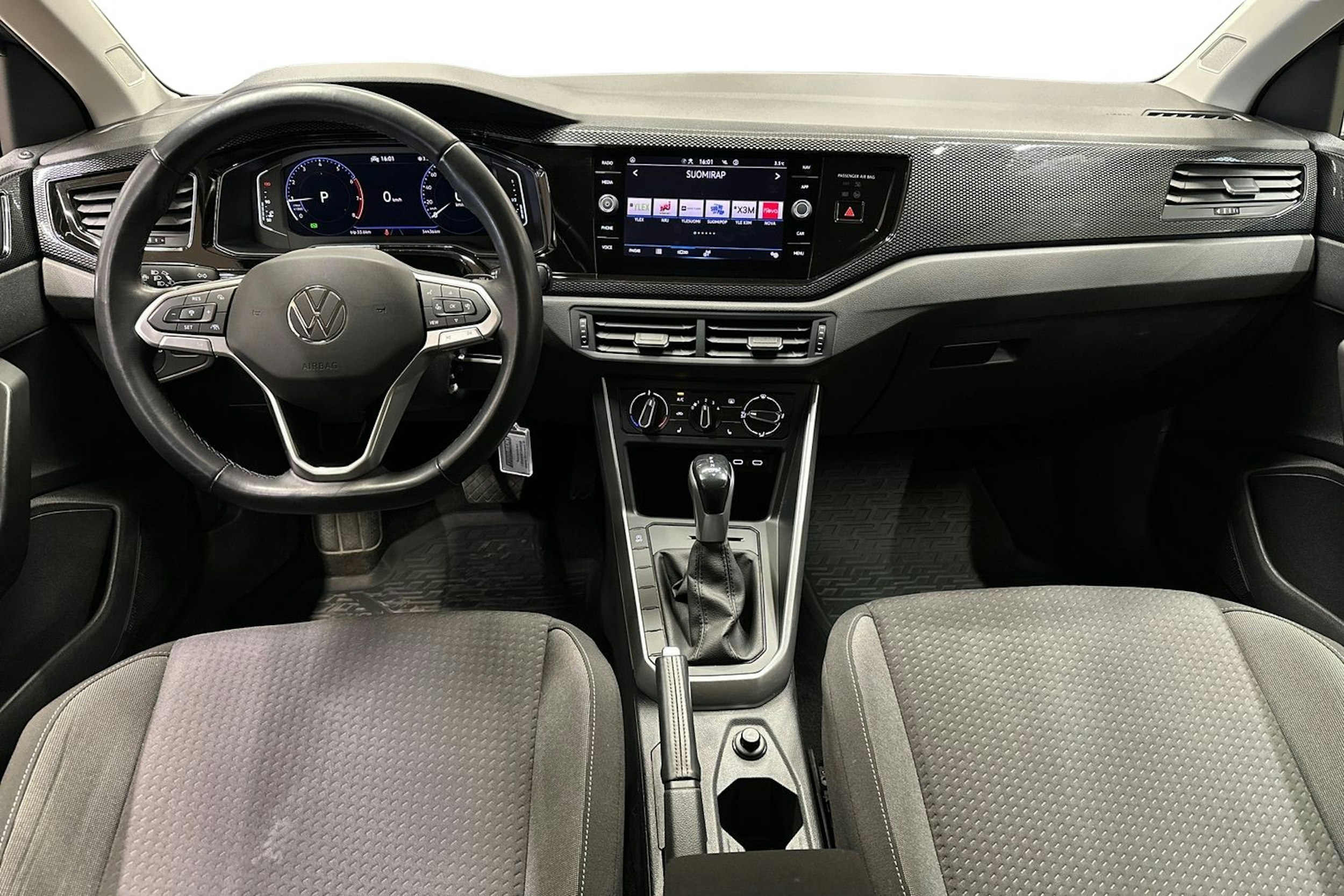 harmaa Volkswagen Polo 2023 kuva 9.