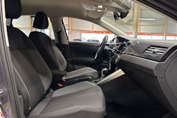 harmaa Volkswagen Polo 2023 kuva 13.