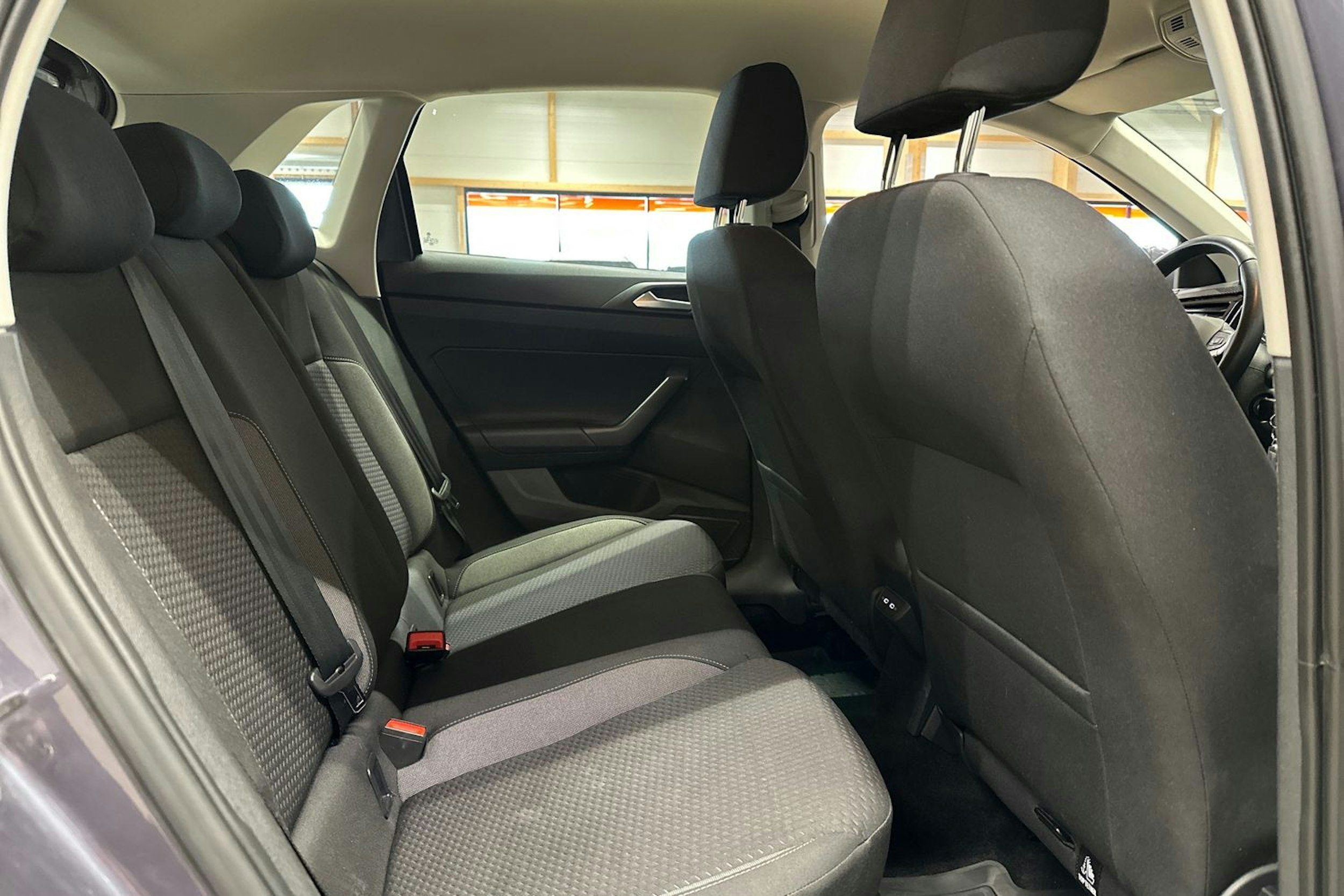 harmaa Volkswagen Polo 2023 kuva 14.