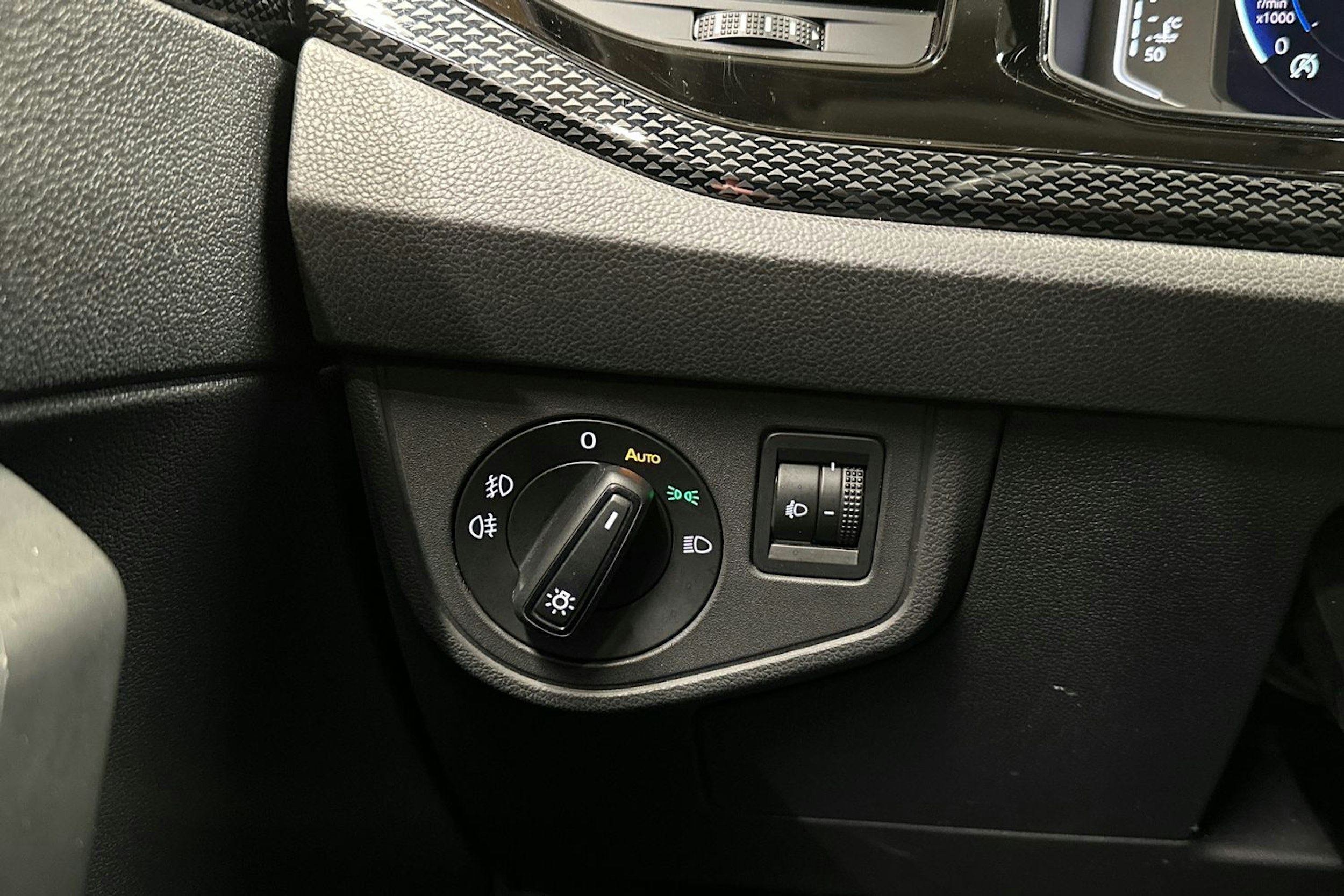 harmaa Volkswagen Polo 2023 kuva 26.
