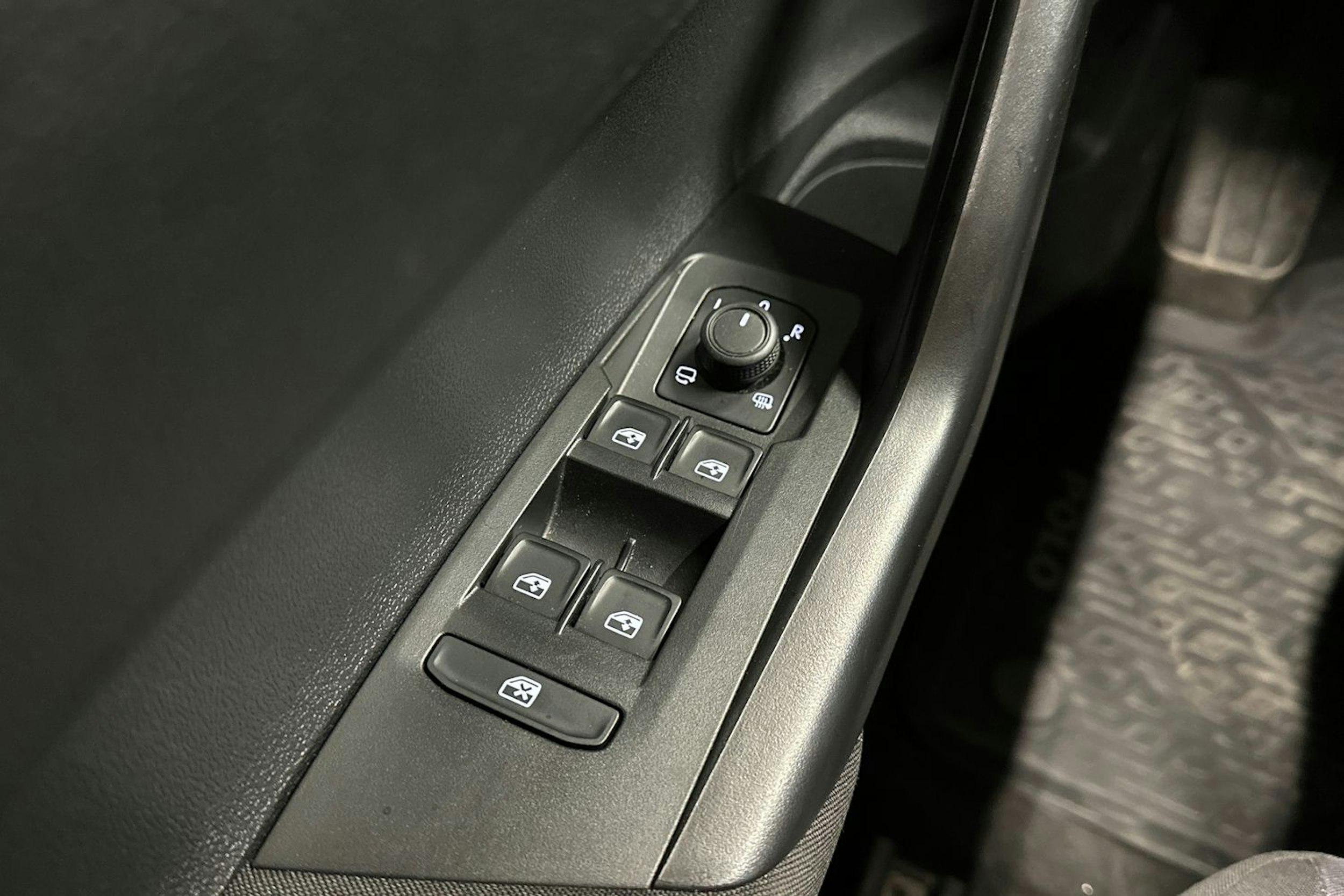 harmaa Volkswagen Polo 2023 kuva 27.