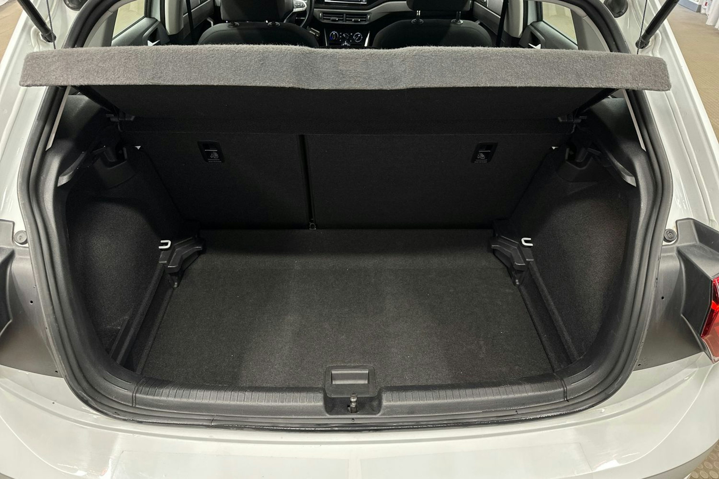 valkoinen Volkswagen Polo 2023 kuva 11.