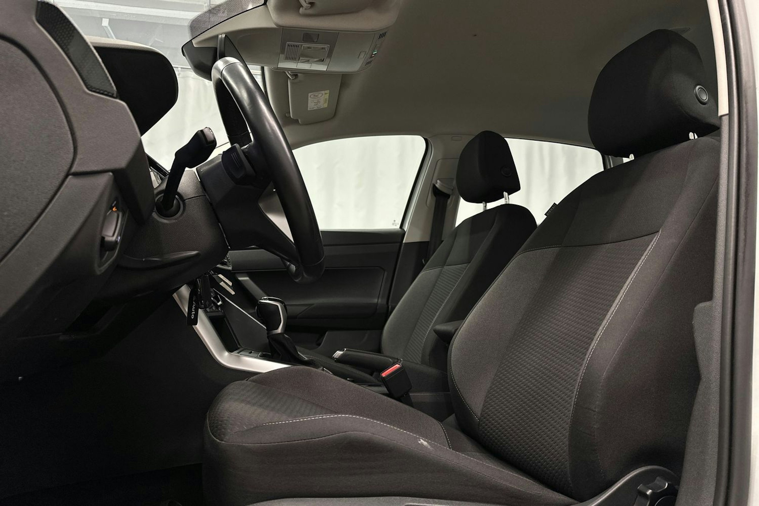 valkoinen Volkswagen Polo 2023 kuva 12.