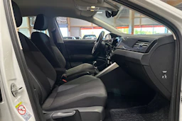 valkoinen Volkswagen Polo 2023 kuva 11.
